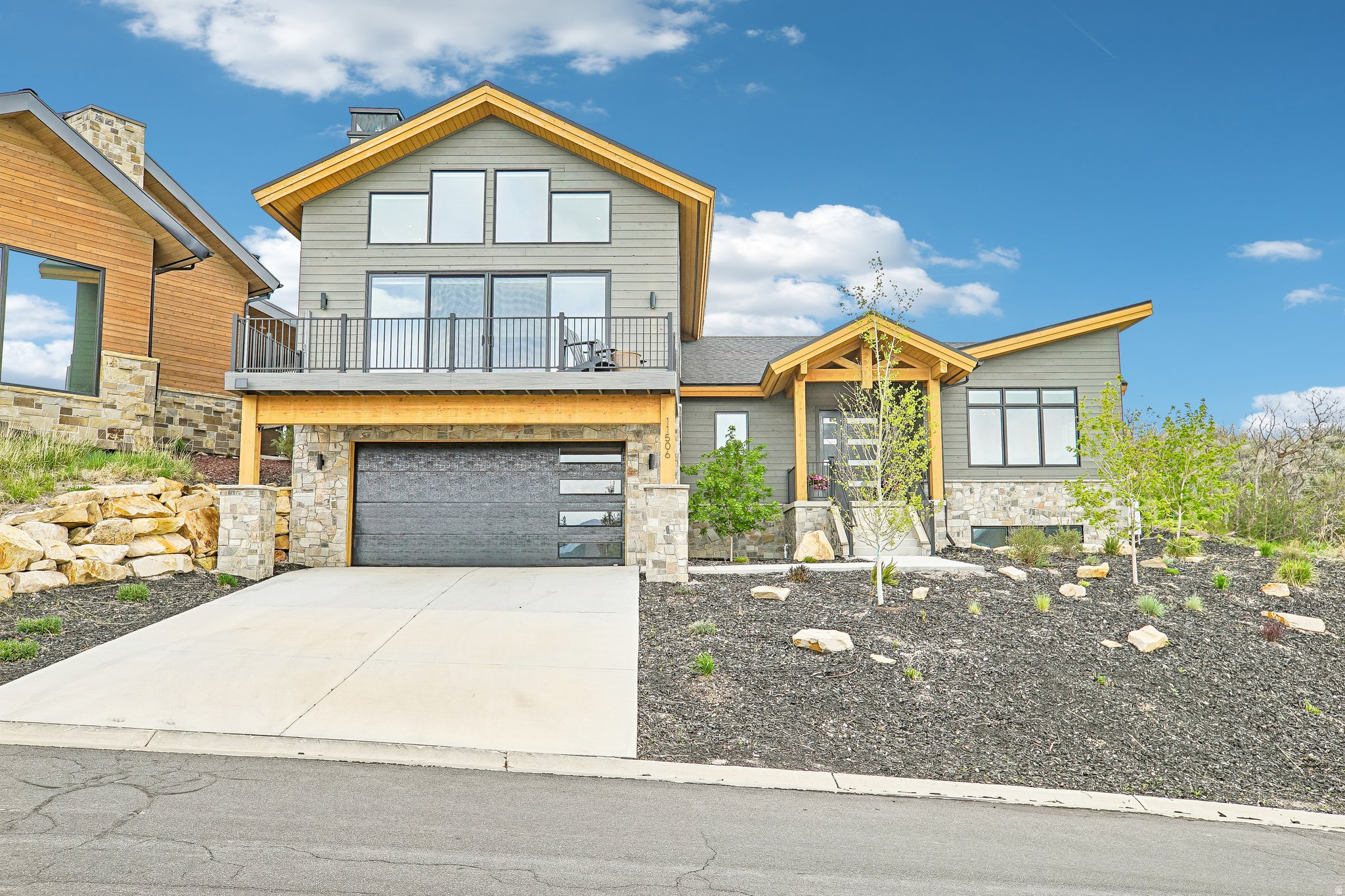 SOARING HAWK - Residential
