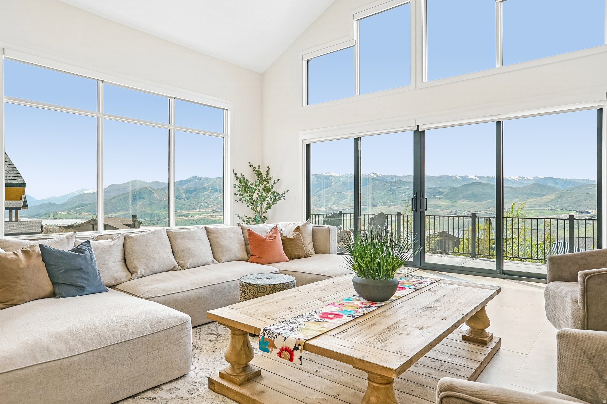 SOARING HAWK - Residential