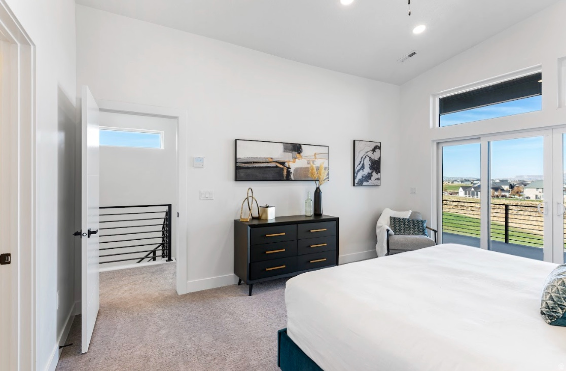 FAIRWAYS TOWNHOMES - Residential