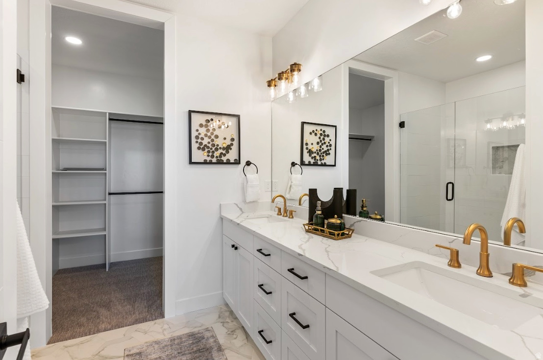 FAIRWAYS TOWNHOMES - Residential