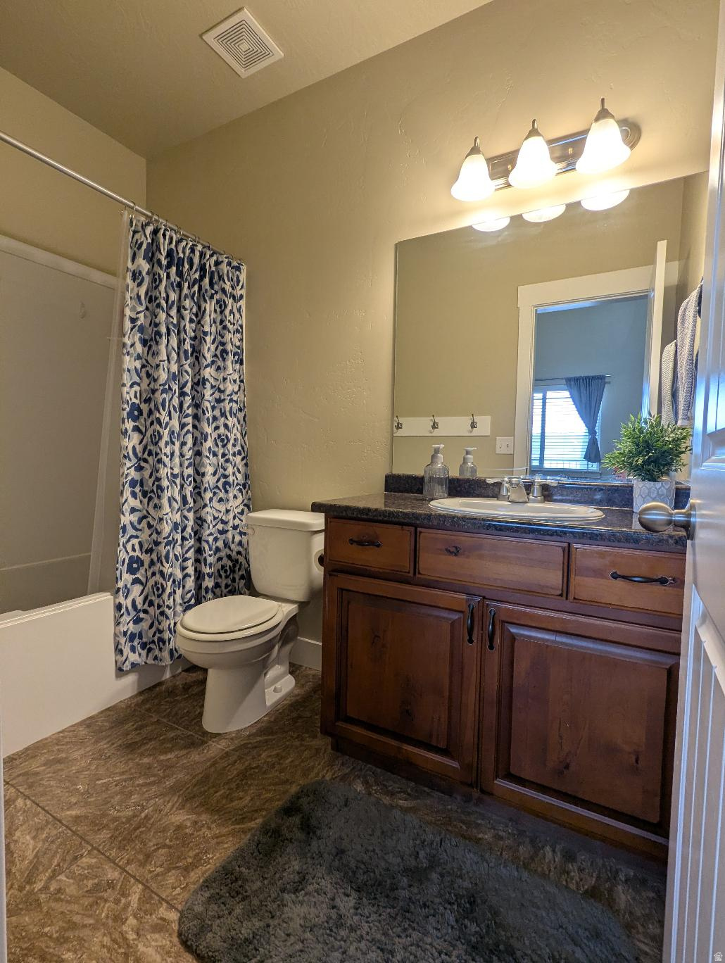 HILLCREST CONDO - Residential