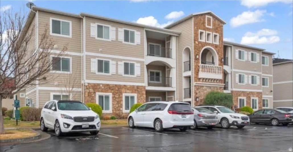 HILLCREST CONDO - Residential