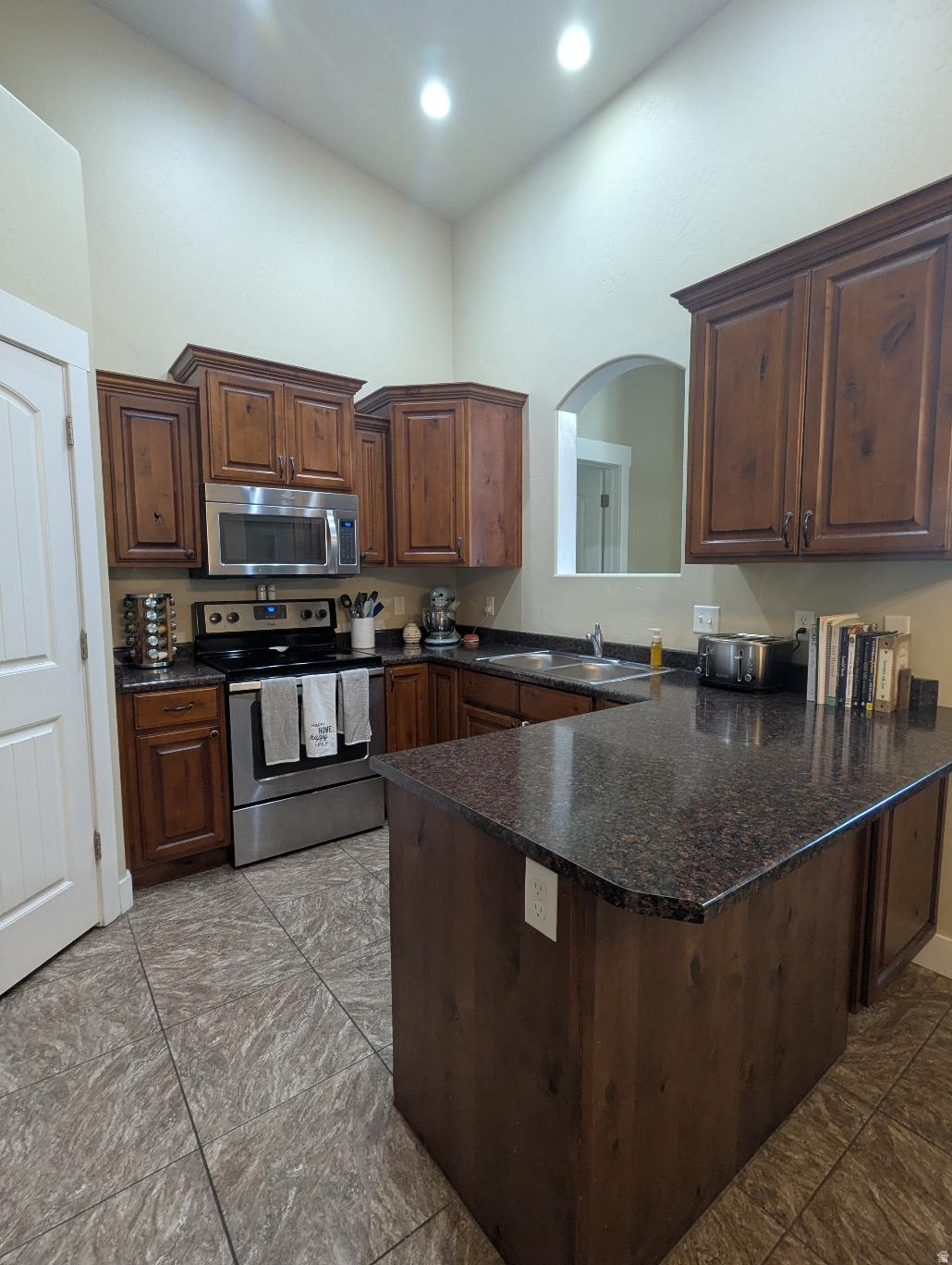 HILLCREST CONDO - Residential