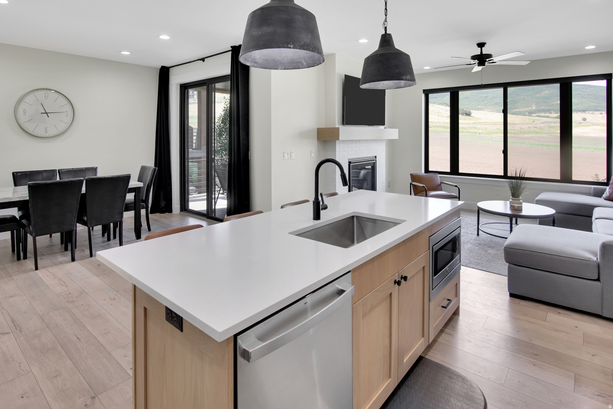 EDGEWATER BEACH RESORT - Residential
