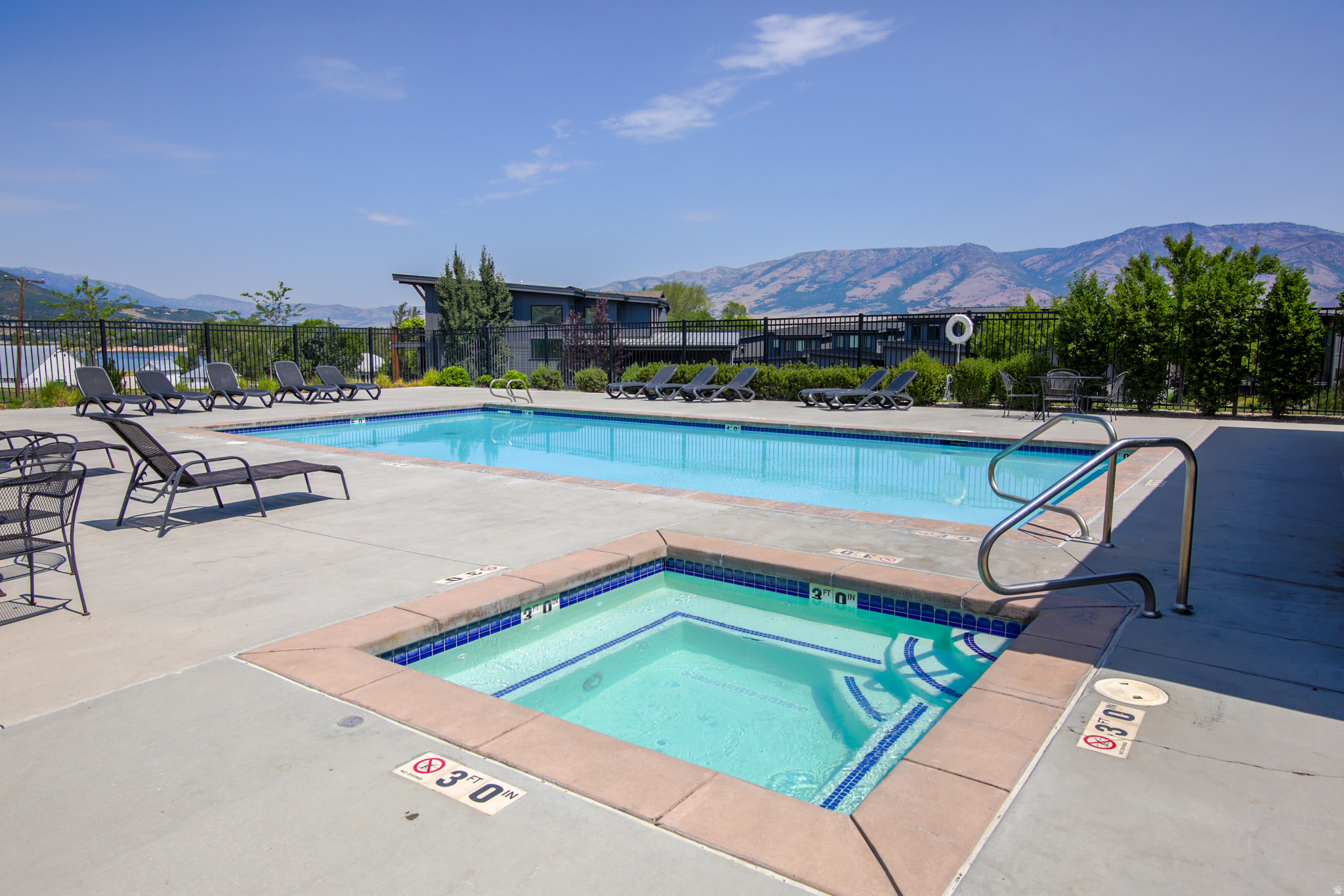 EDGEWATER BEACH RESORT - Residential