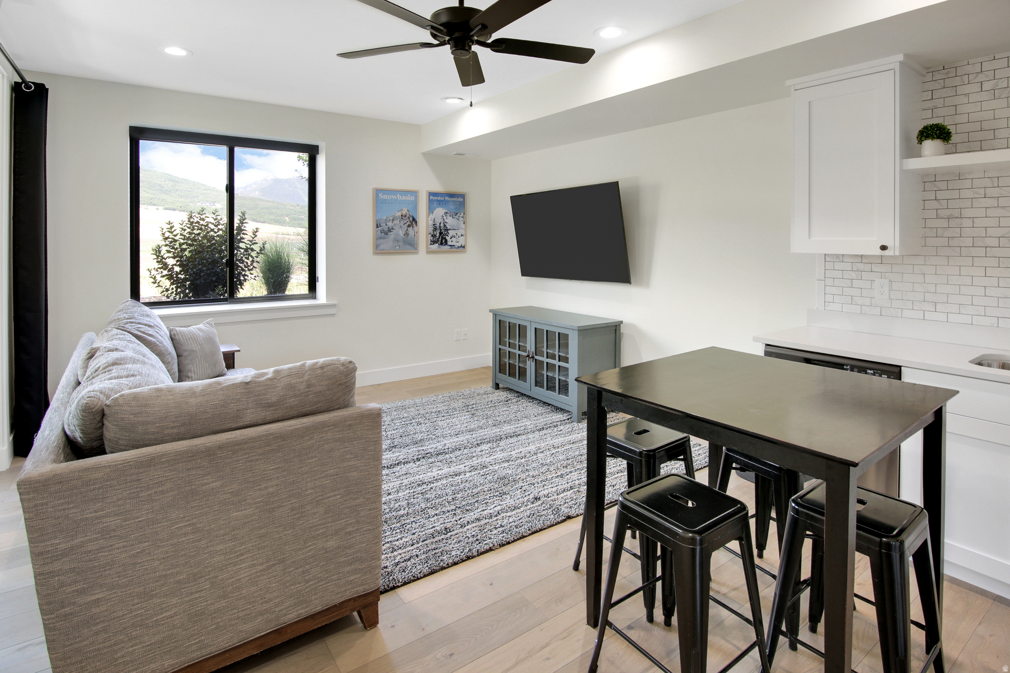 EDGEWATER BEACH RESORT - Residential