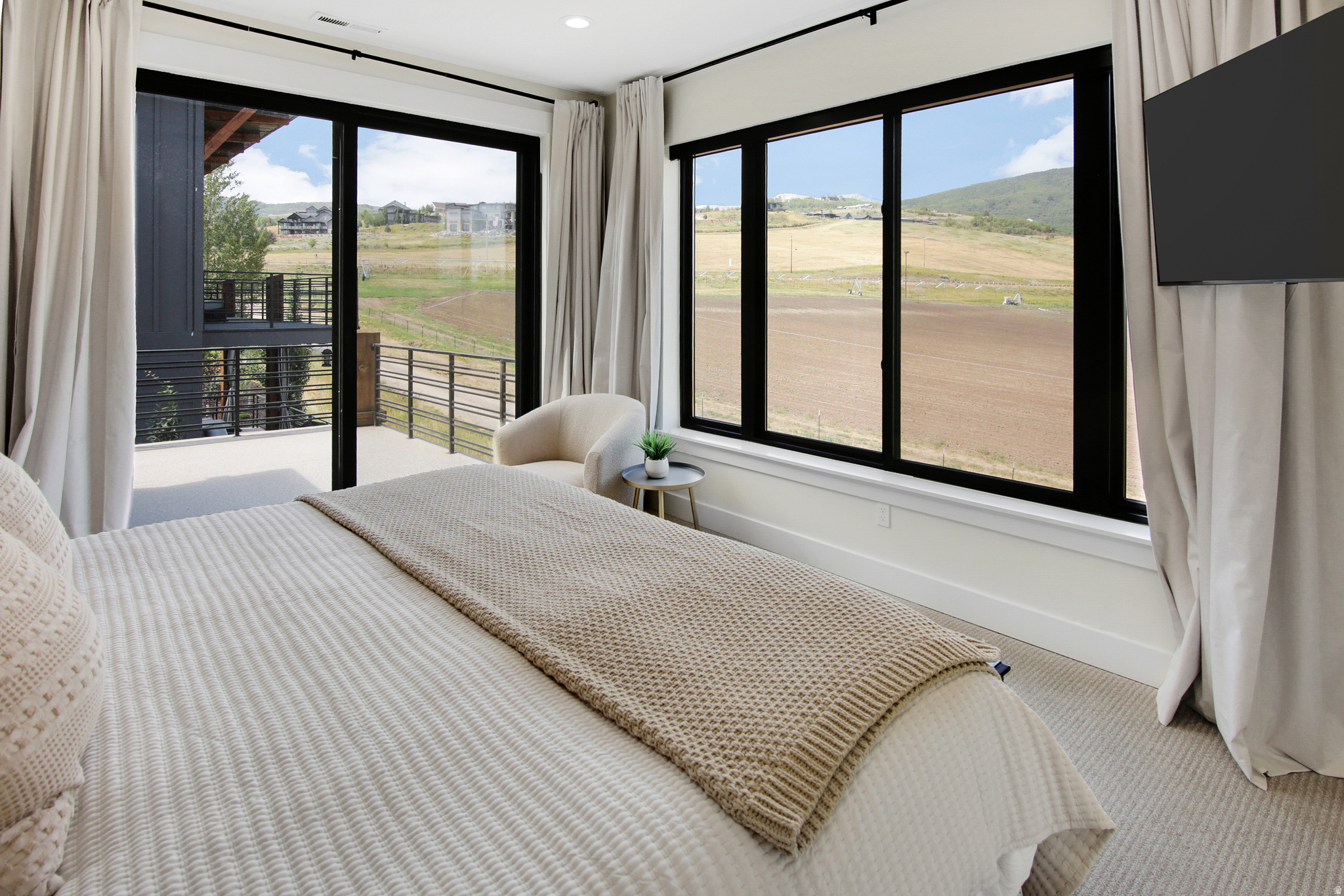EDGEWATER BEACH RESORT - Residential