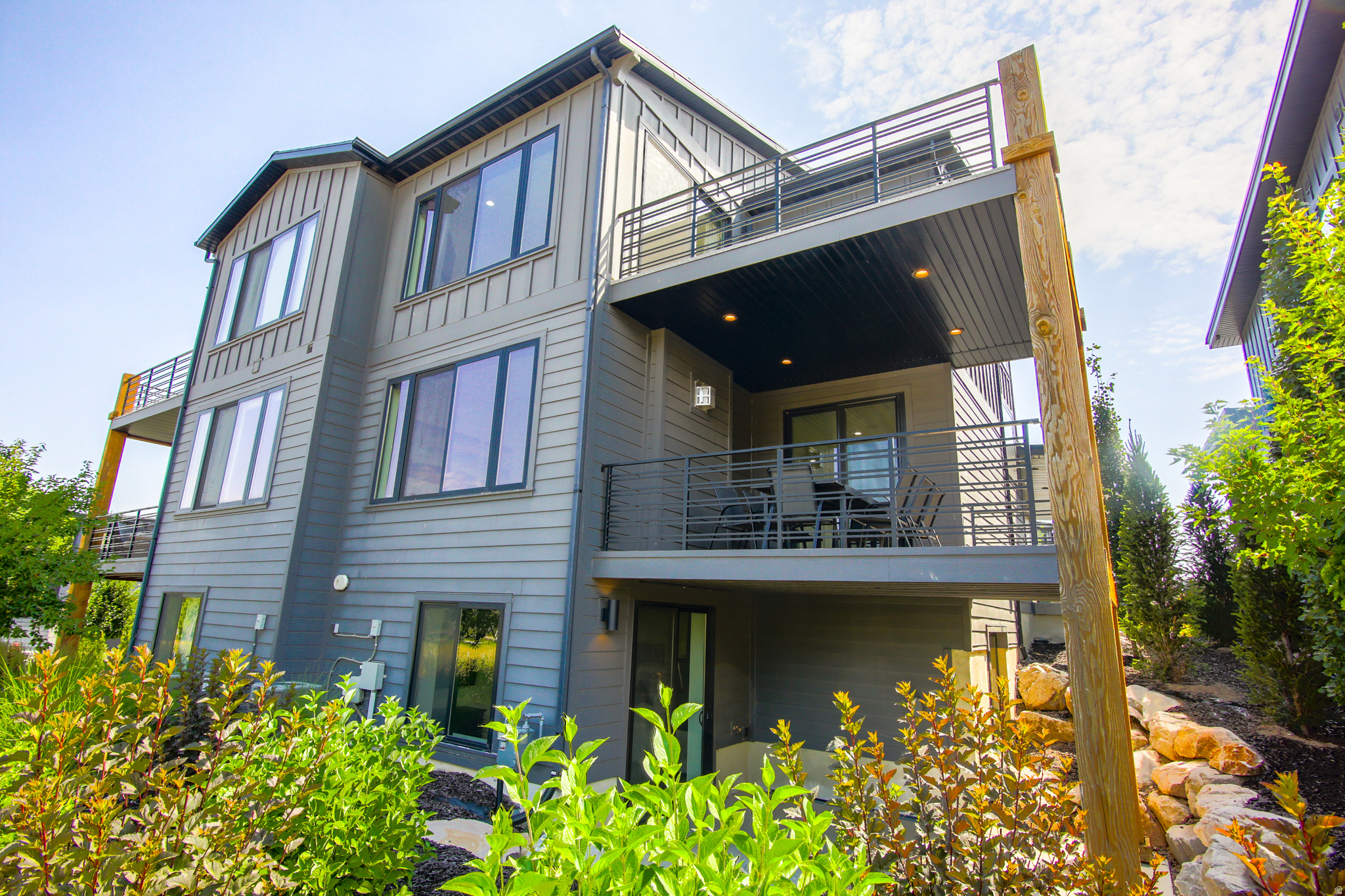 EDGEWATER BEACH RESORT - Residential