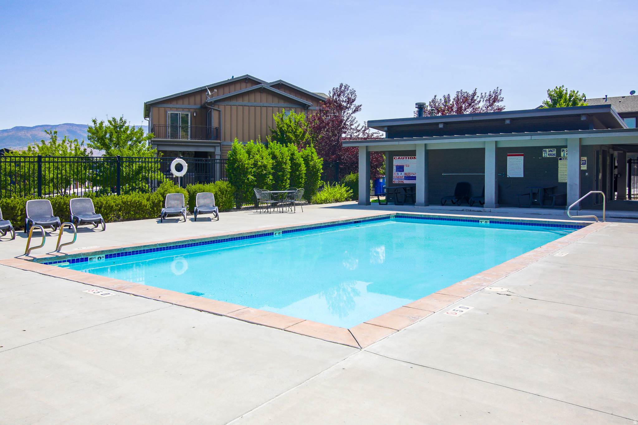 EDGEWATER BEACH RESORT - Residential