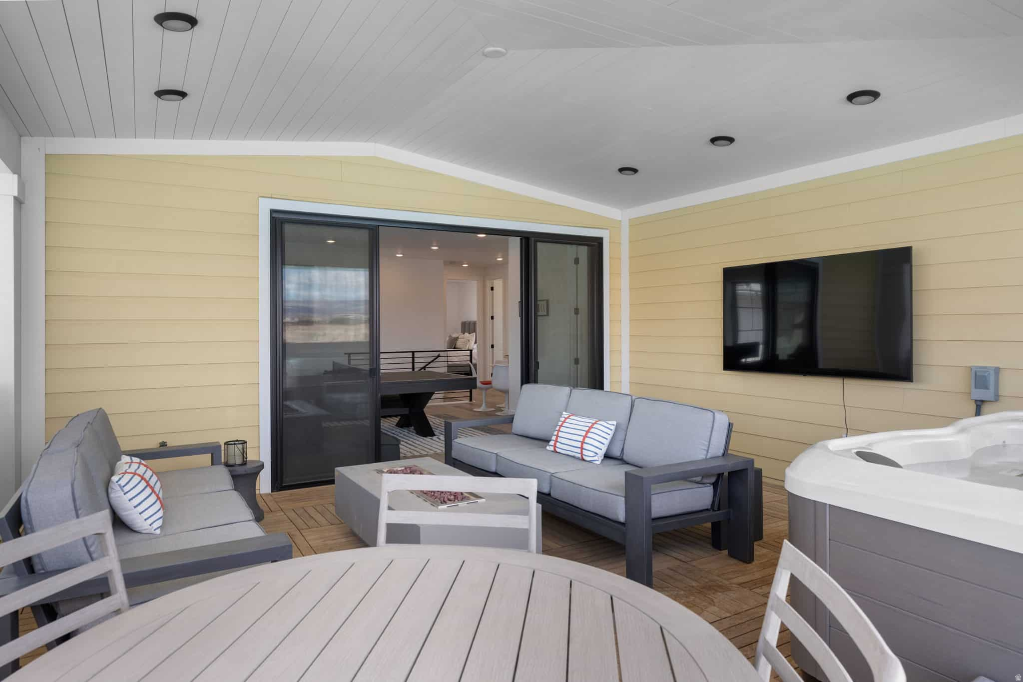 DESERT COLOR RESORT PH 2F - Residential