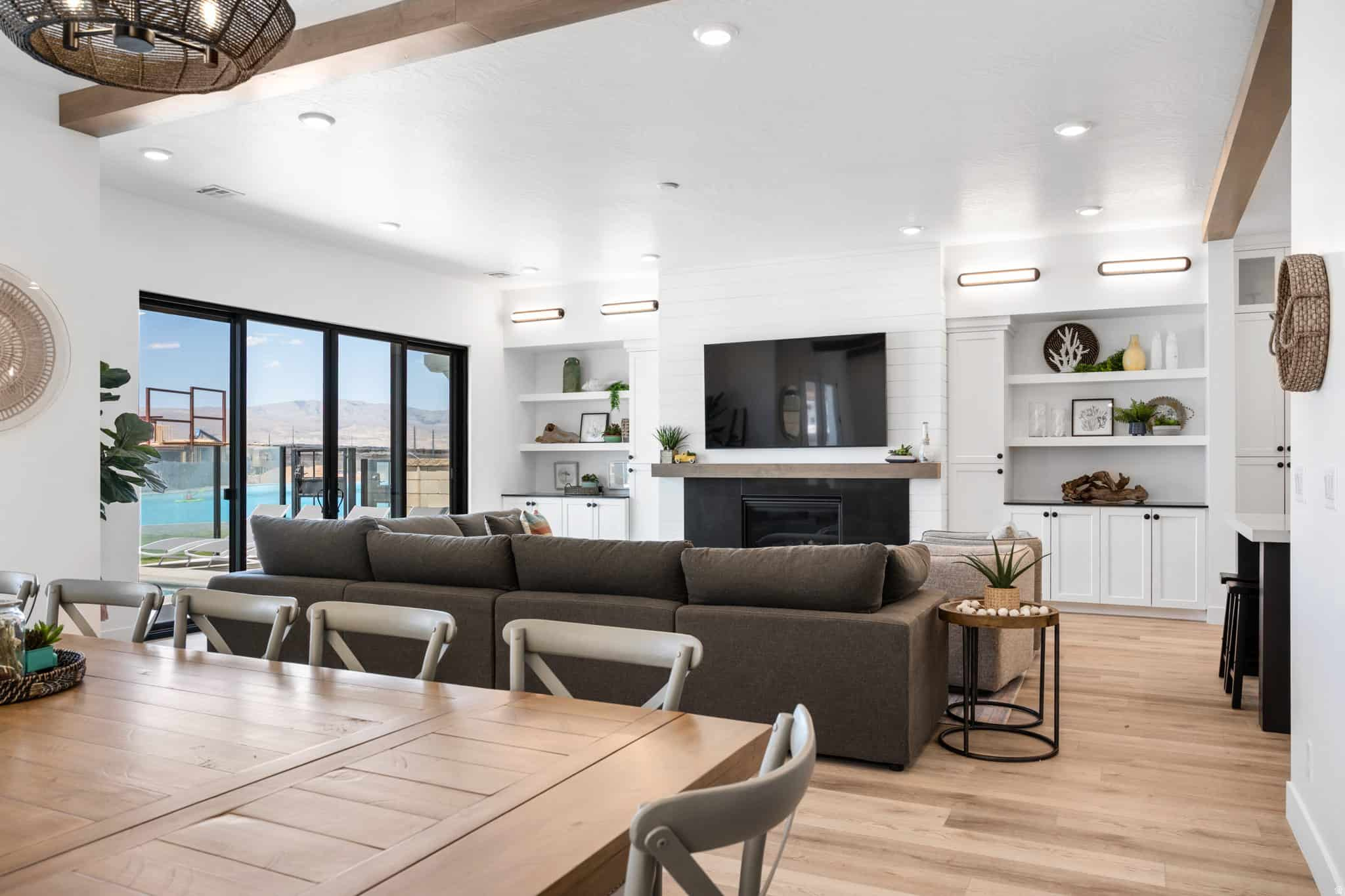 DESERT COLOR RESORT PH 2F - Residential