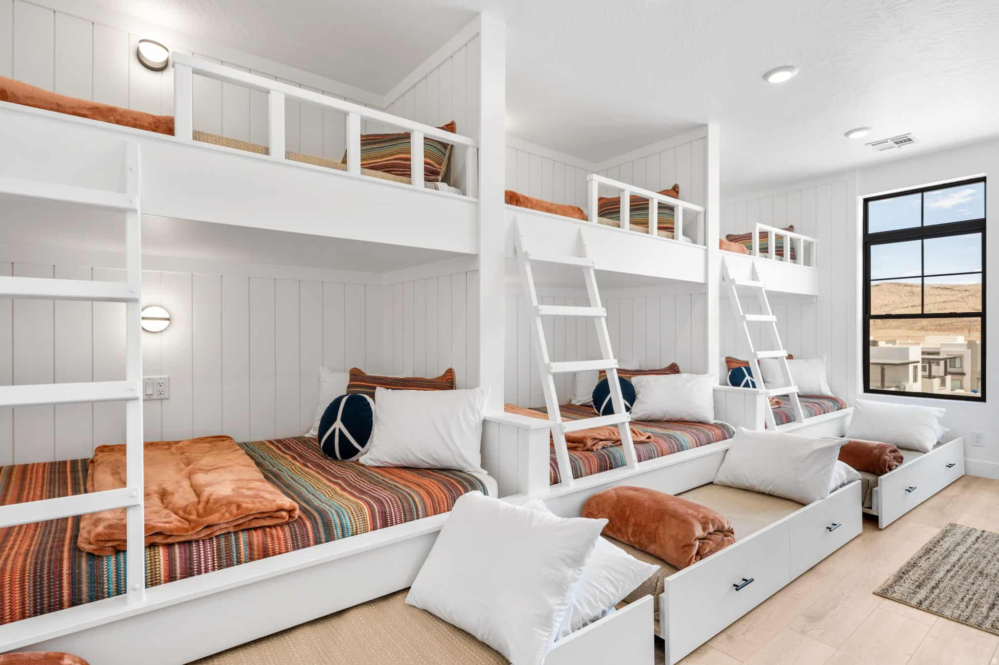 DESERT COLOR RESORT PH 2F - Residential