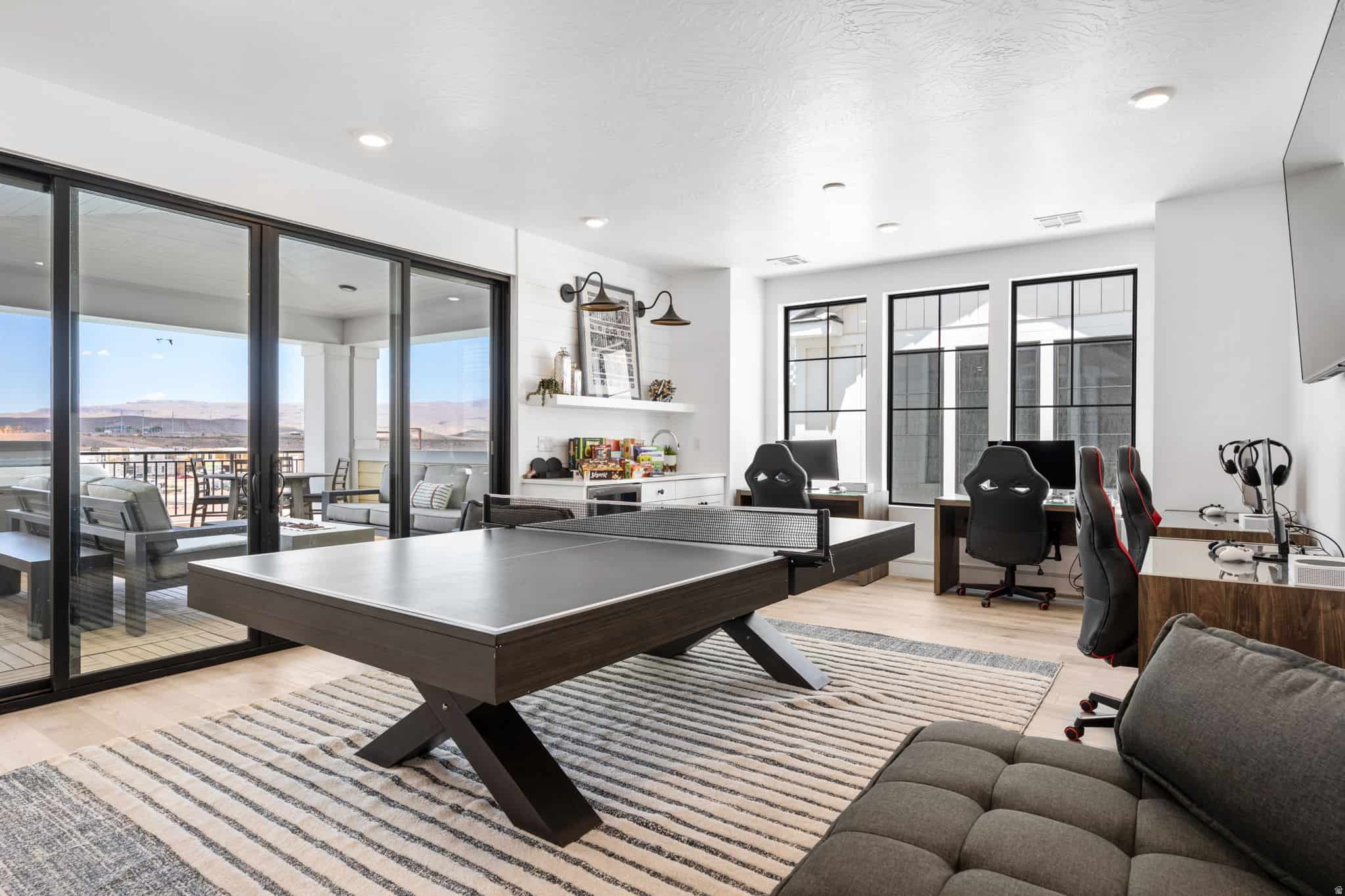 DESERT COLOR RESORT PH 2F - Residential