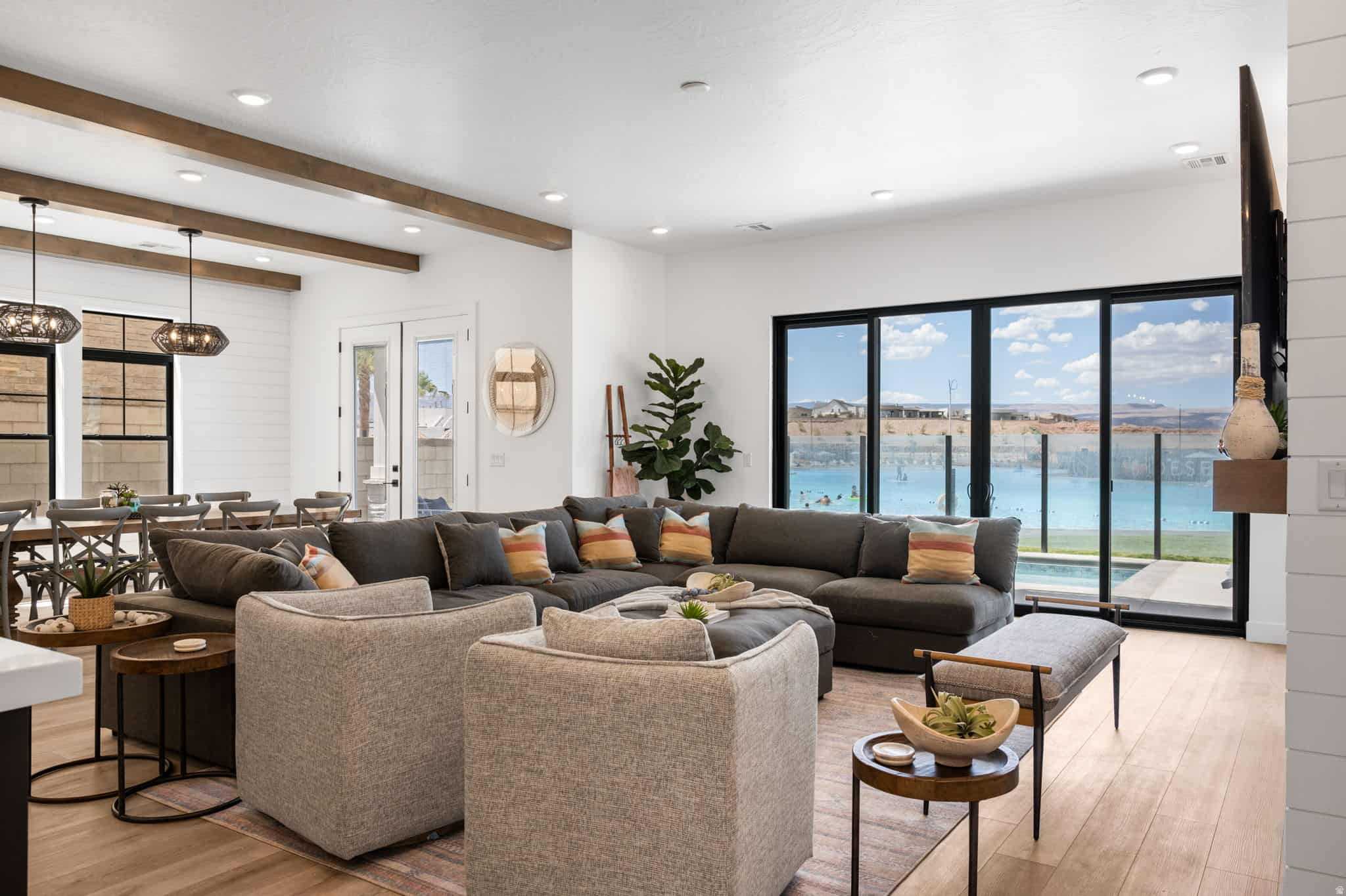 DESERT COLOR RESORT PH 2F - Residential