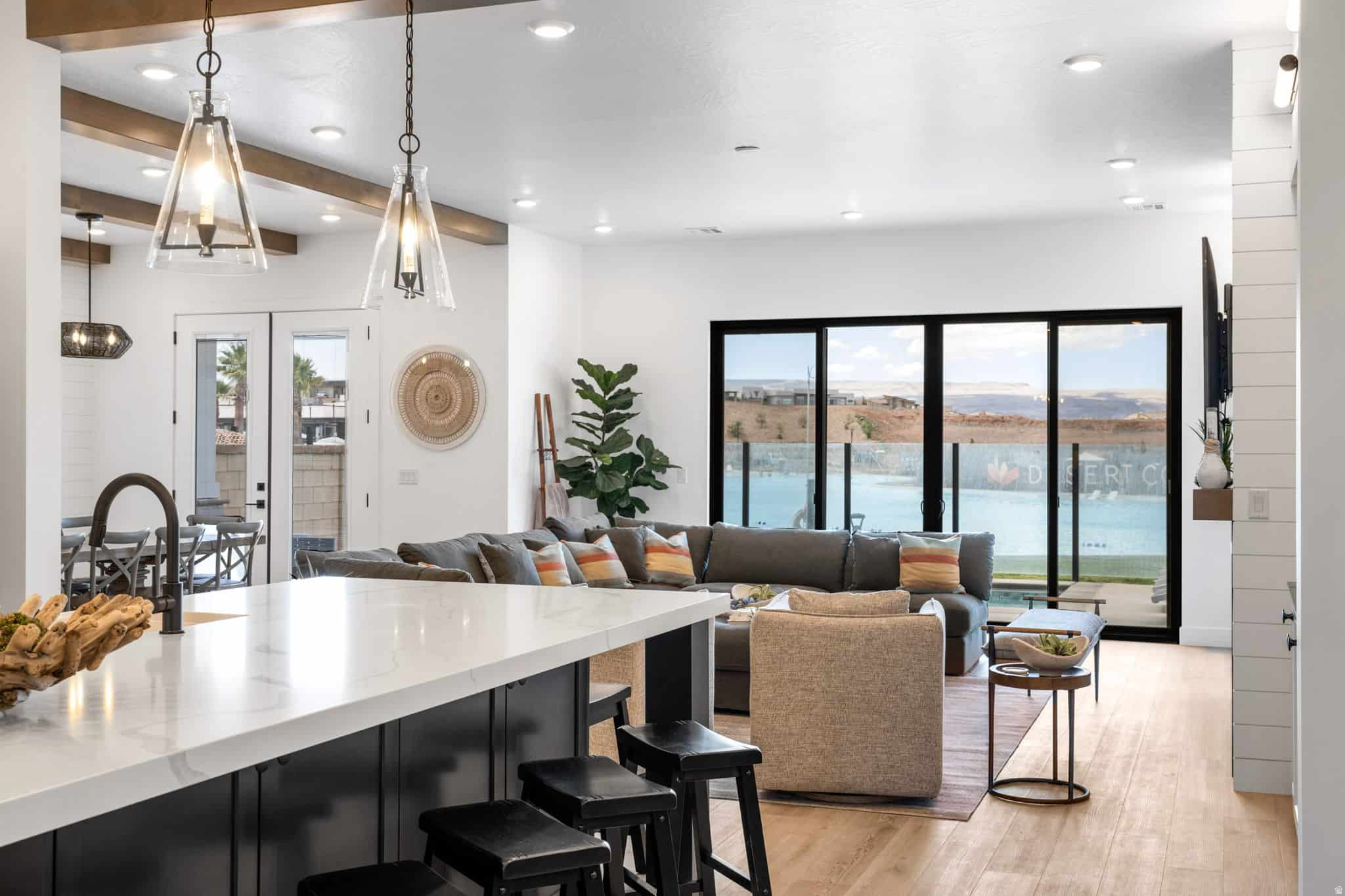 DESERT COLOR RESORT PH 2F - Residential