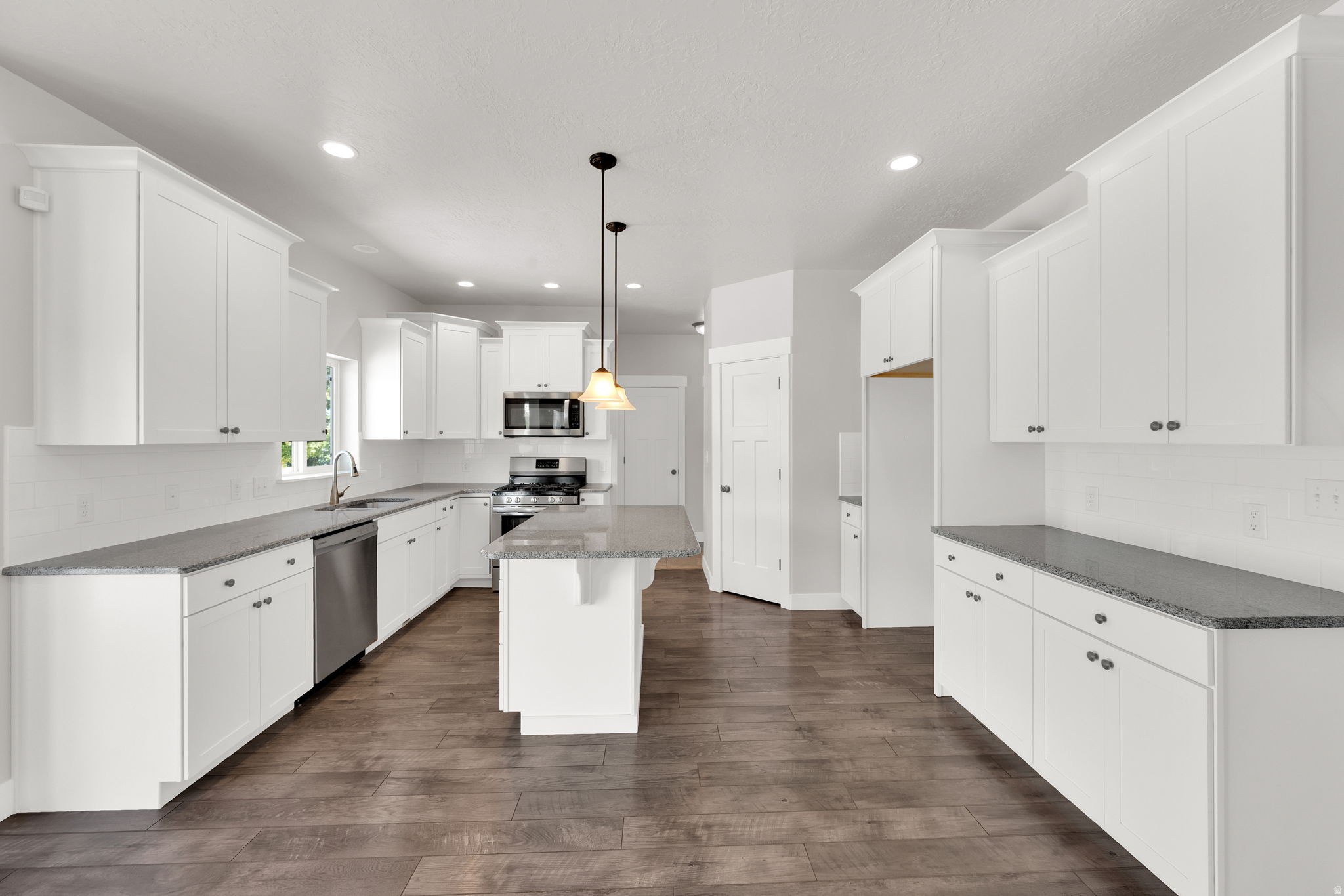 HILLSDALE HEIGHTS - Residential