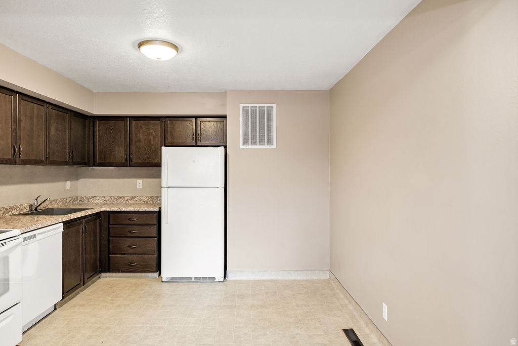 MT AIRE GARDENS COND - Residential