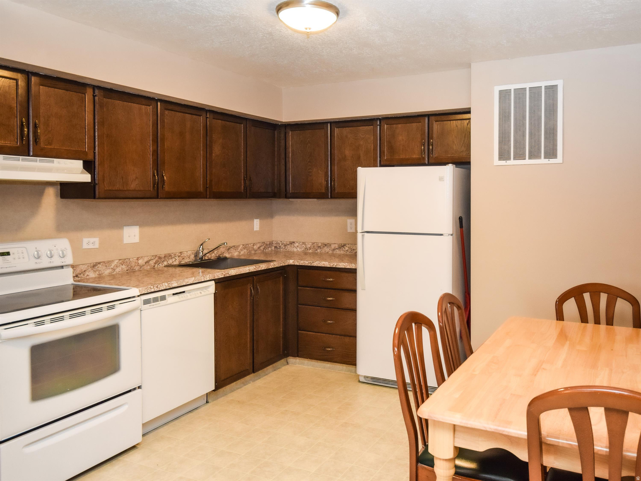 MT AIRE GARDENS COND - Residential