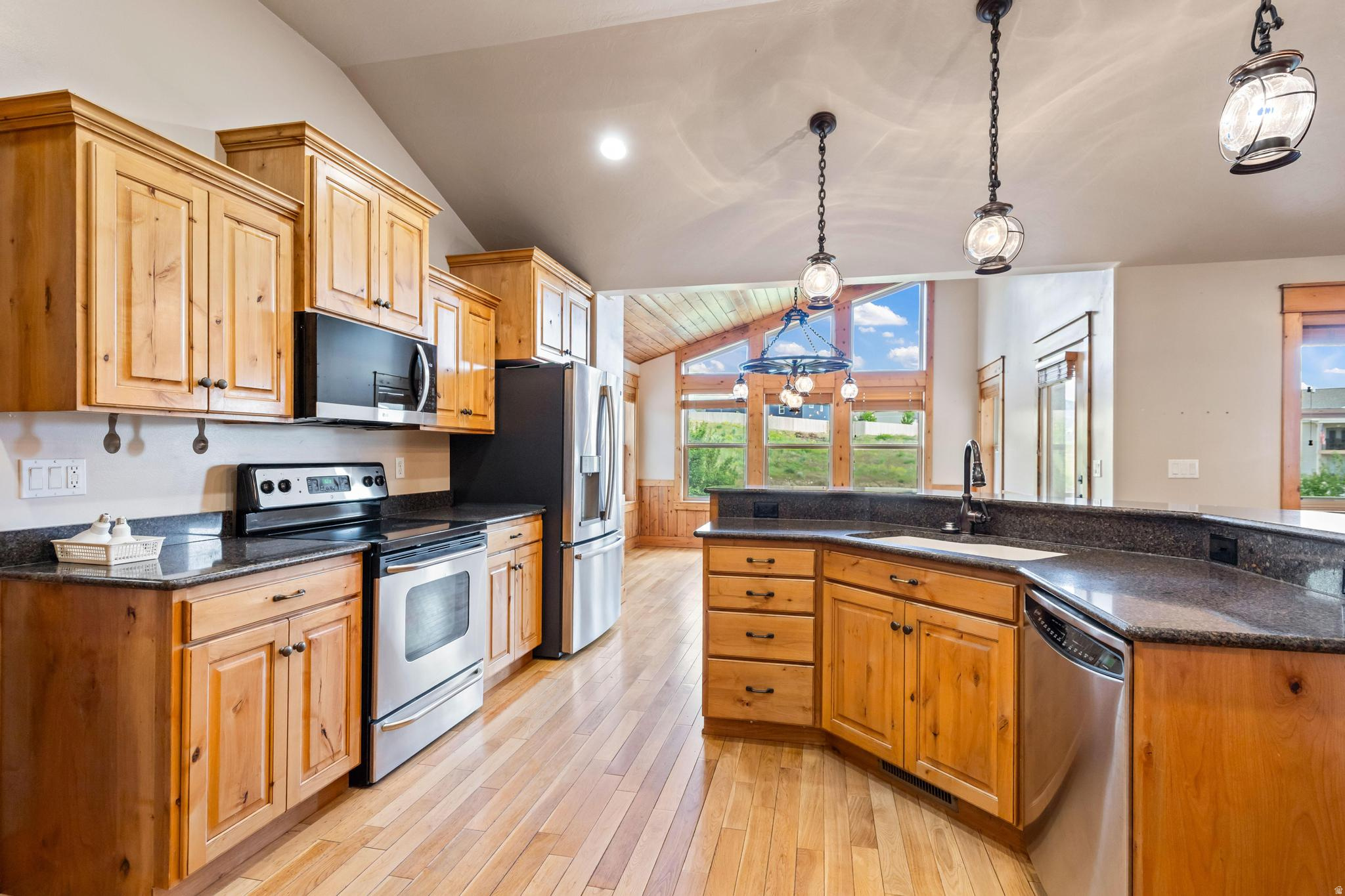 GREYSTONE ESTATES - Residential