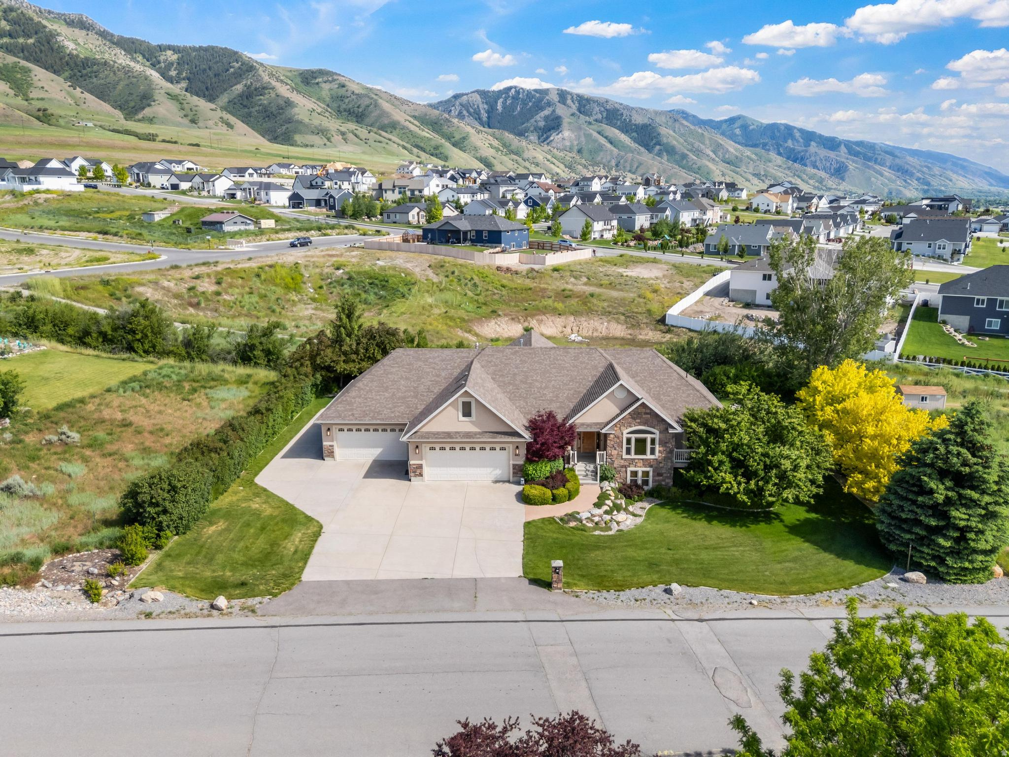 GREYSTONE ESTATES - Residential