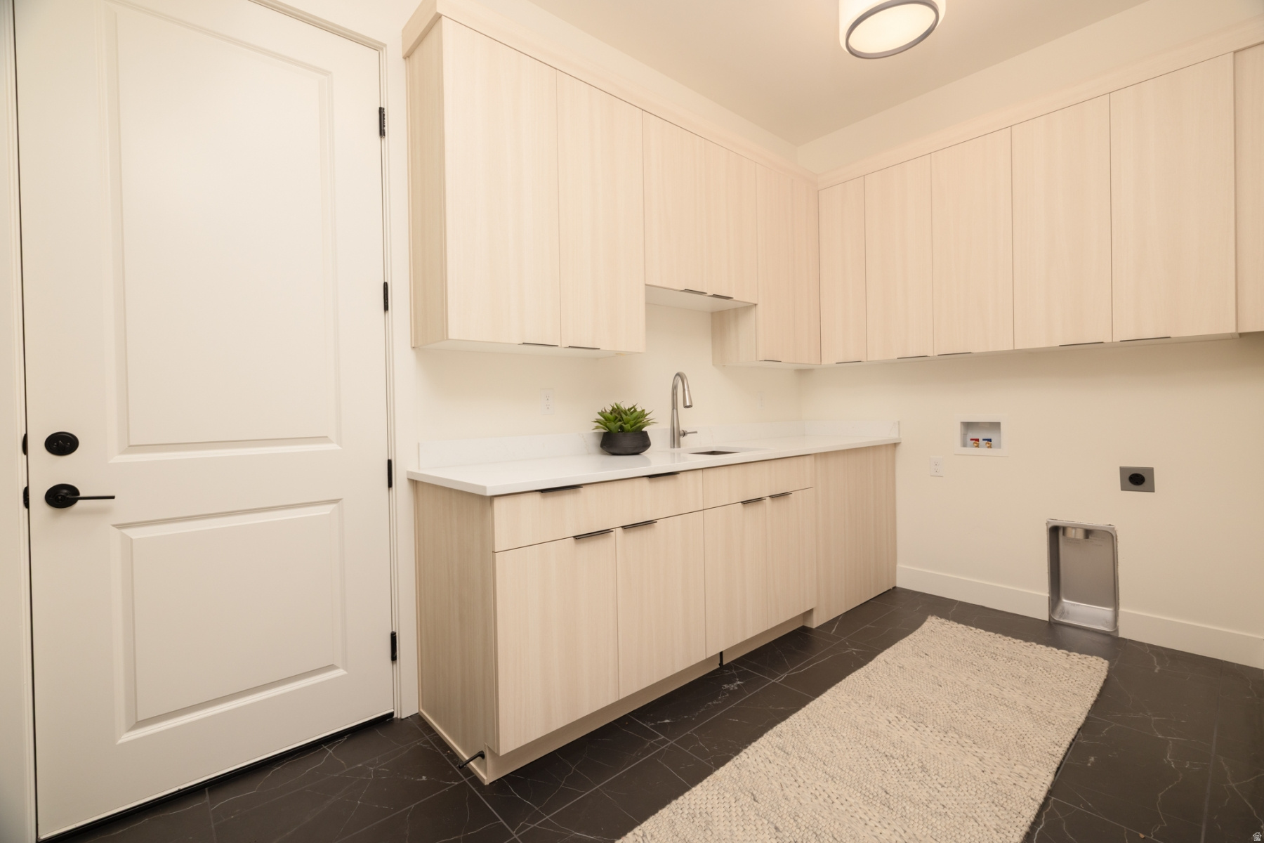 HIDEOUT CANYON - Residential