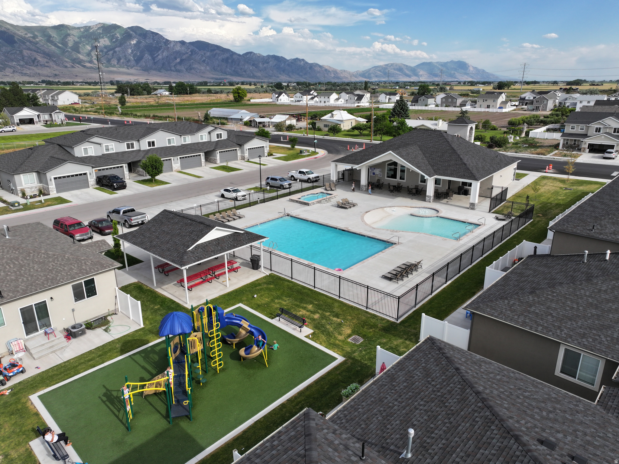 ASPEN RIDGES - Residential