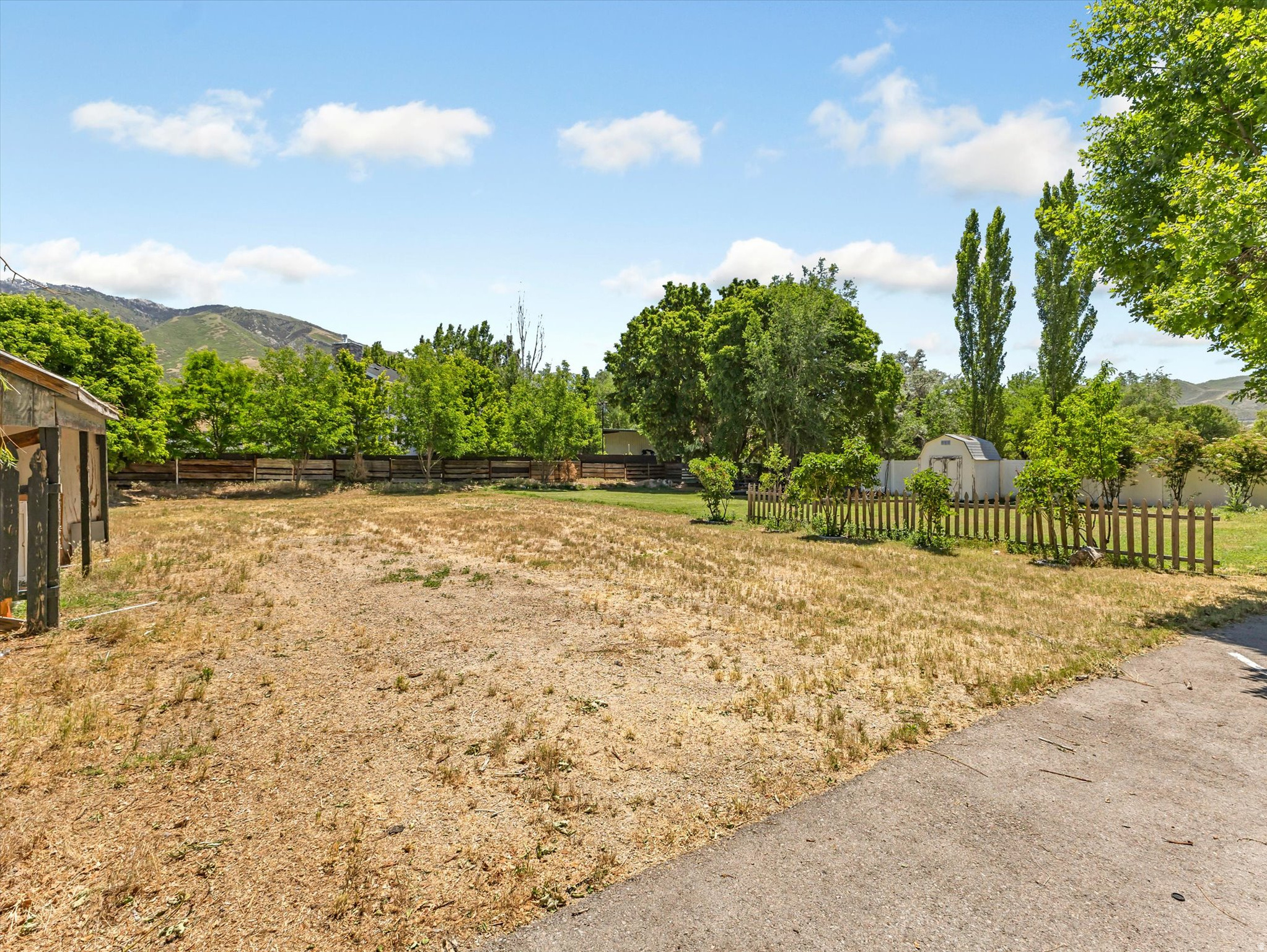 GREENWOOD - Commercial Sale