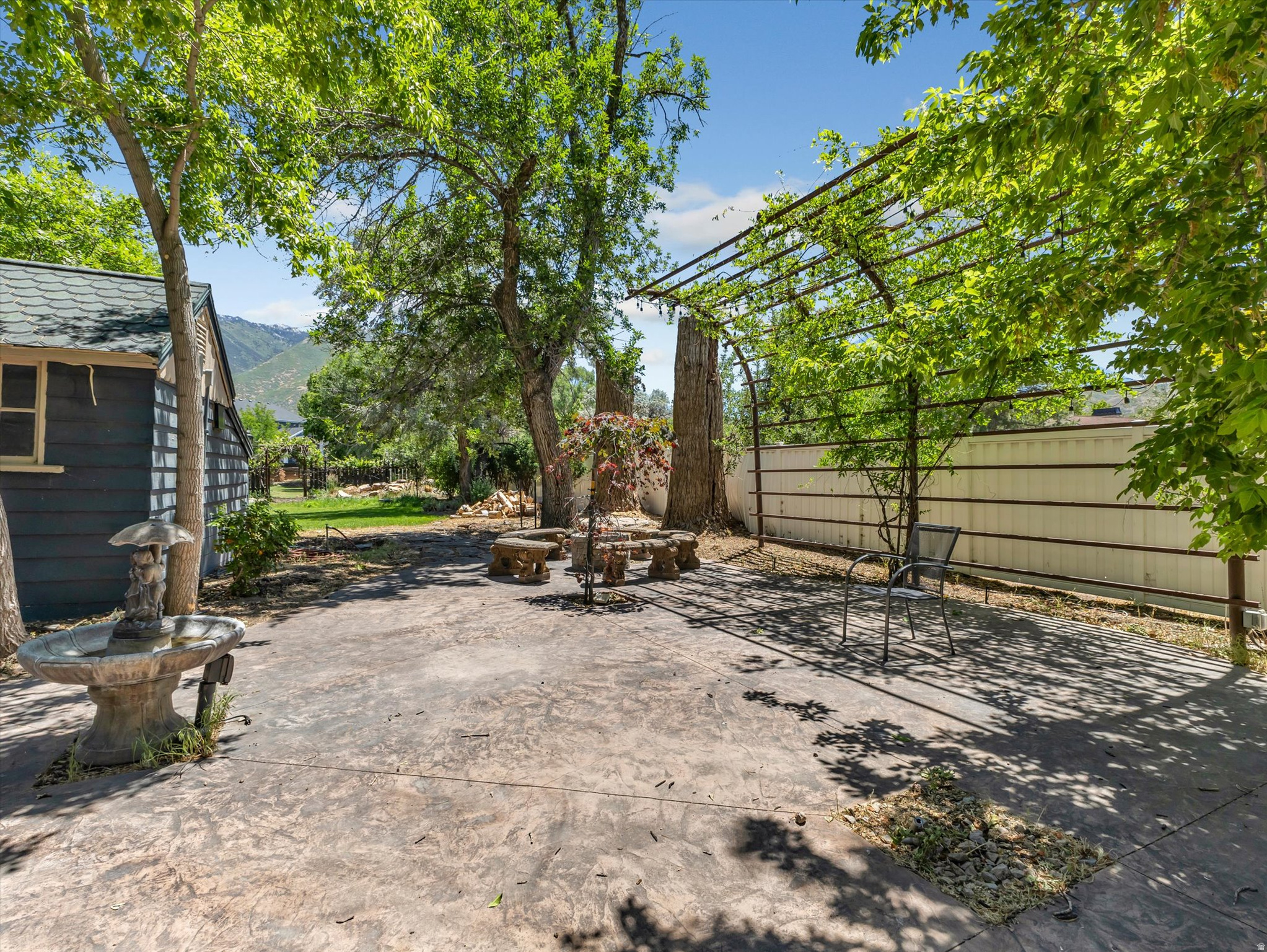 GREENWOOD - Commercial Sale