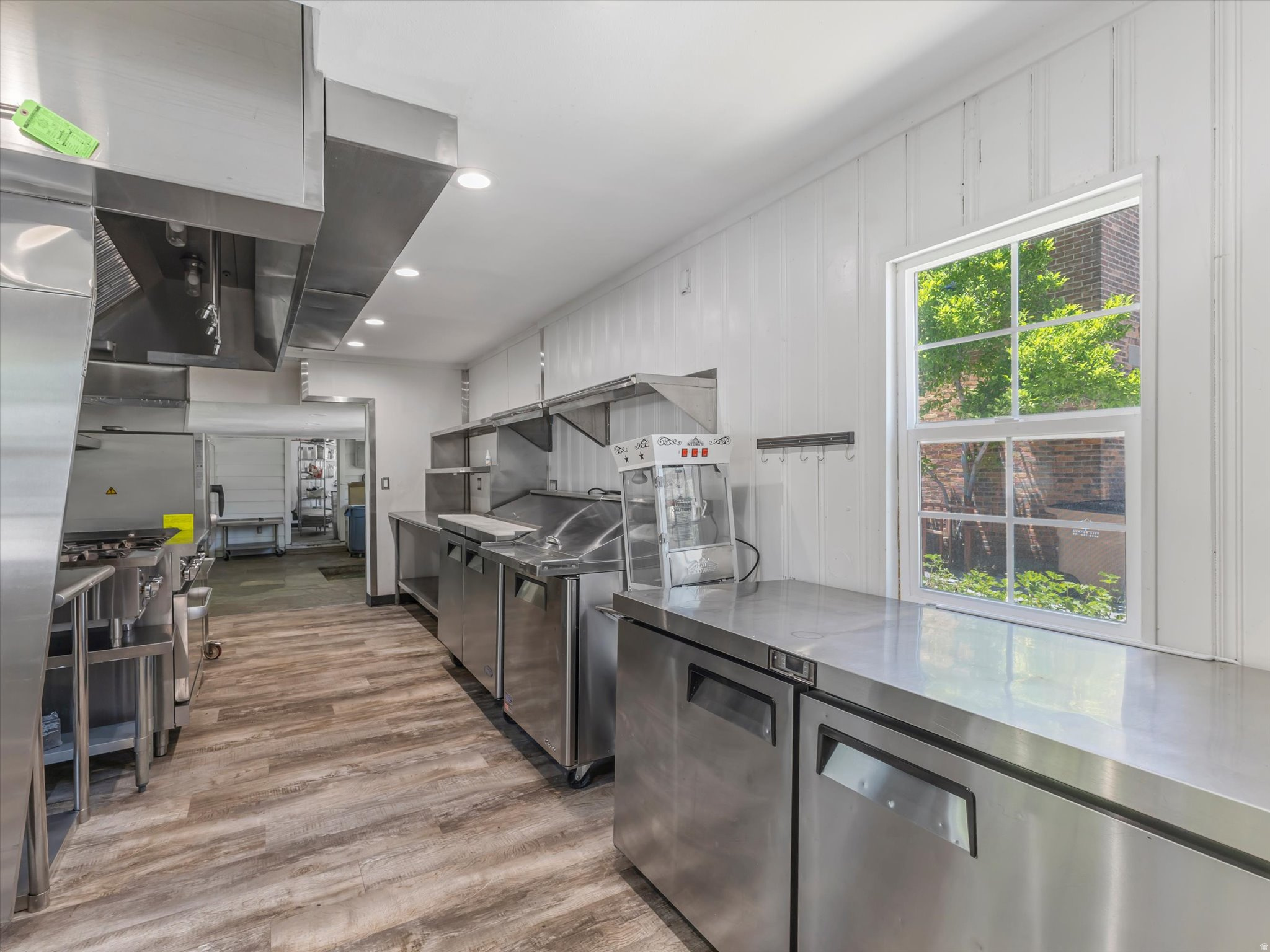 GREENWOOD - Commercial Sale