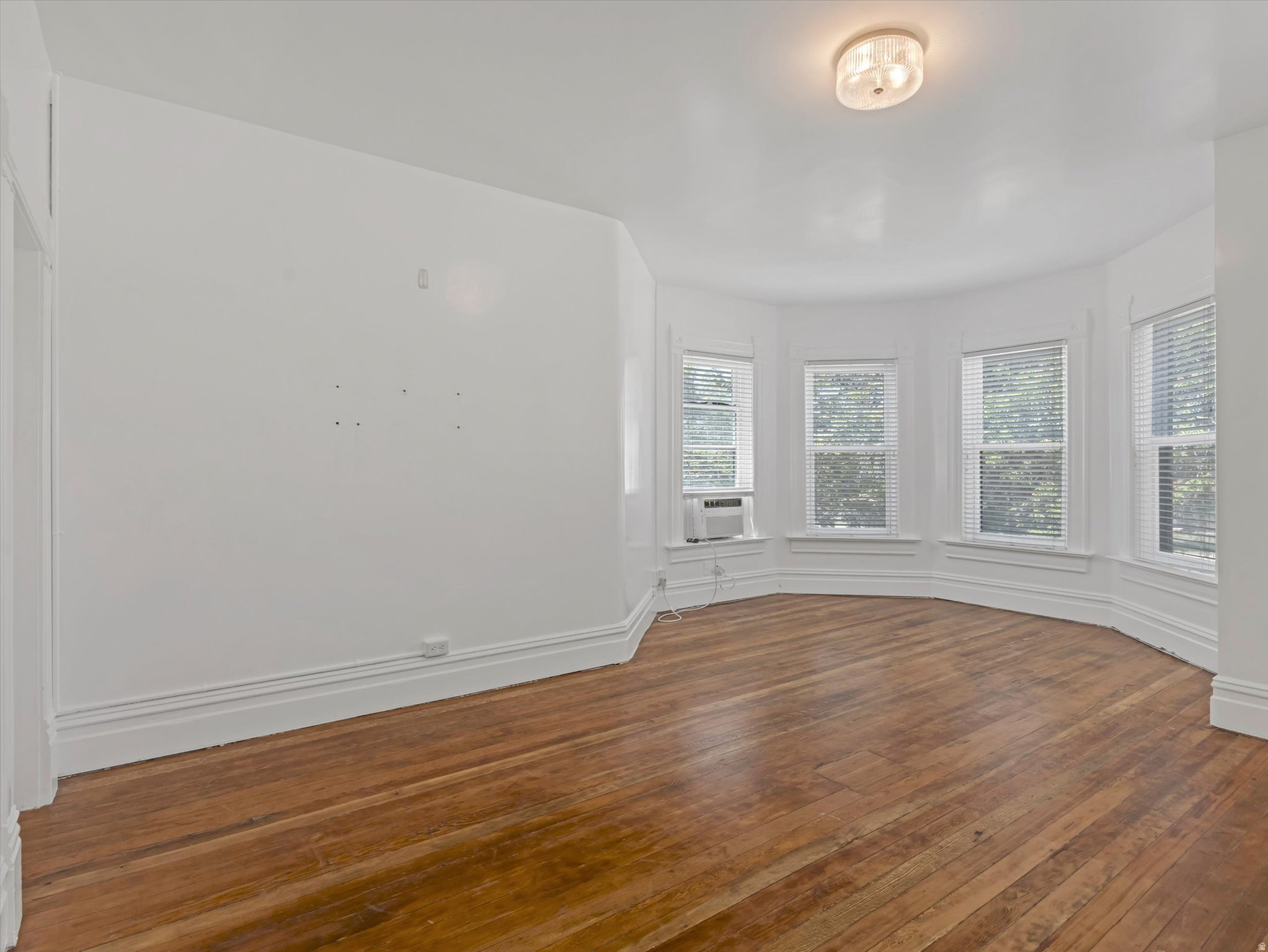 GREENWOOD - Commercial Sale