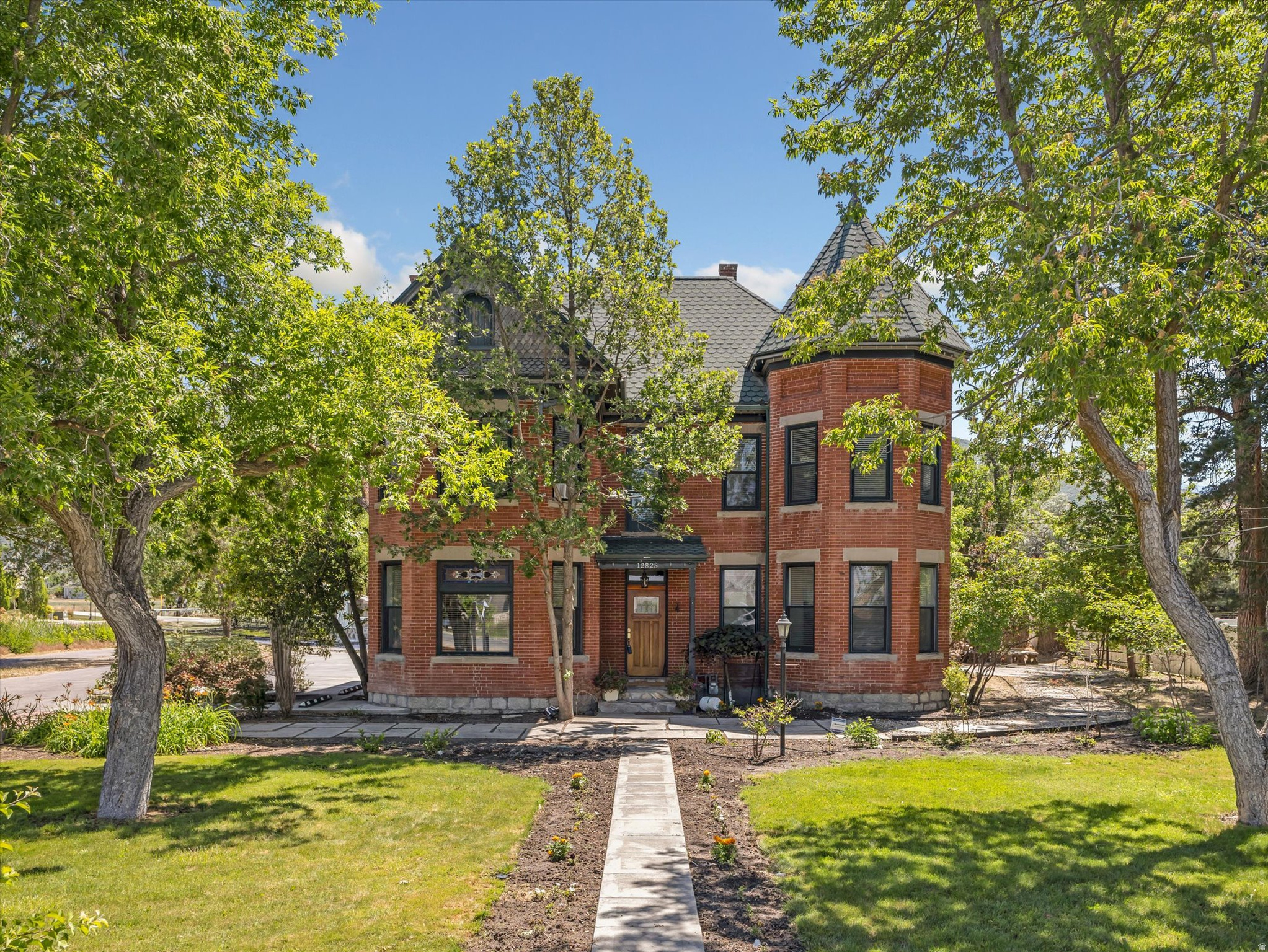 GREENWOOD - Commercial Sale