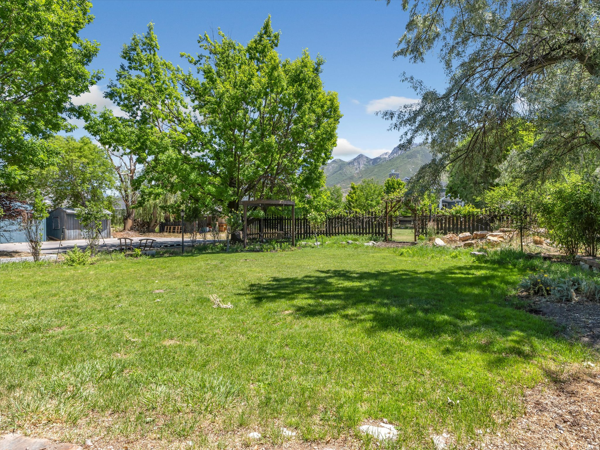 GREENWOOD - Commercial Sale