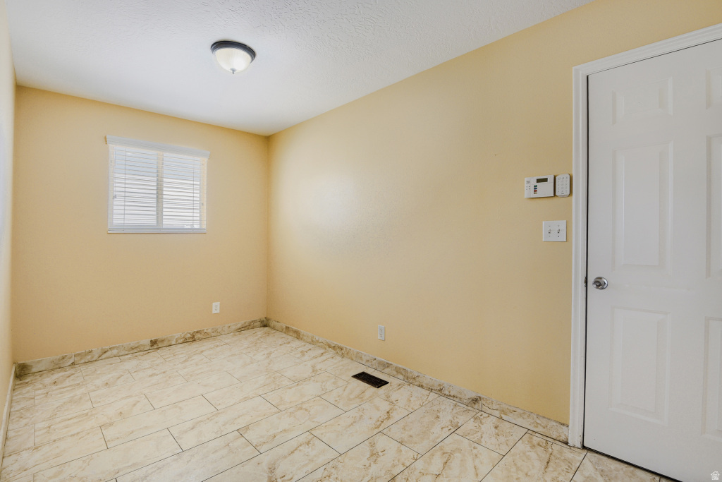 ABBIE COURT - Residential
