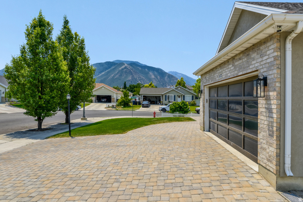 ABBIE COURT - Residential
