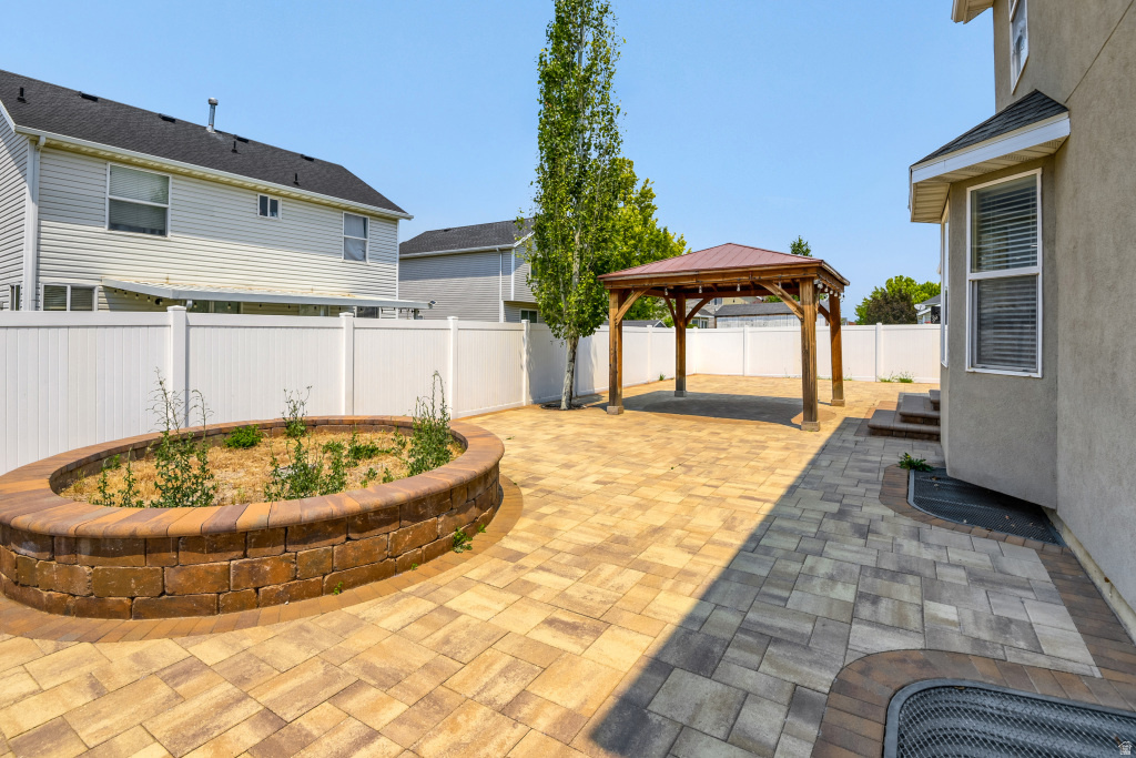 ABBIE COURT - Residential