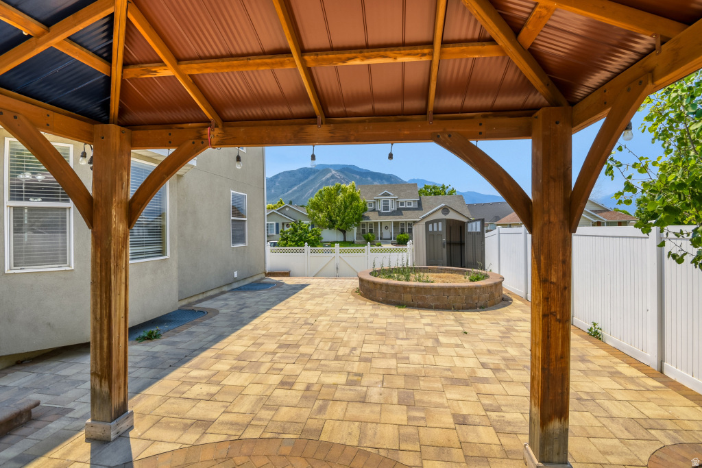 ABBIE COURT - Residential