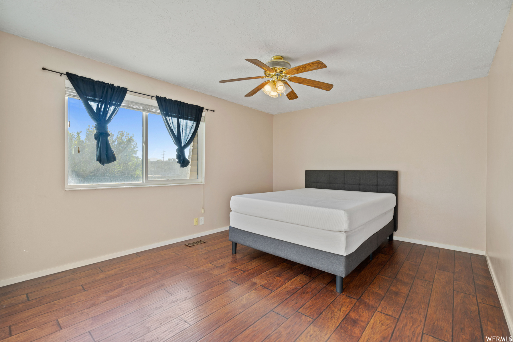 MEADOWBROOK - Residential