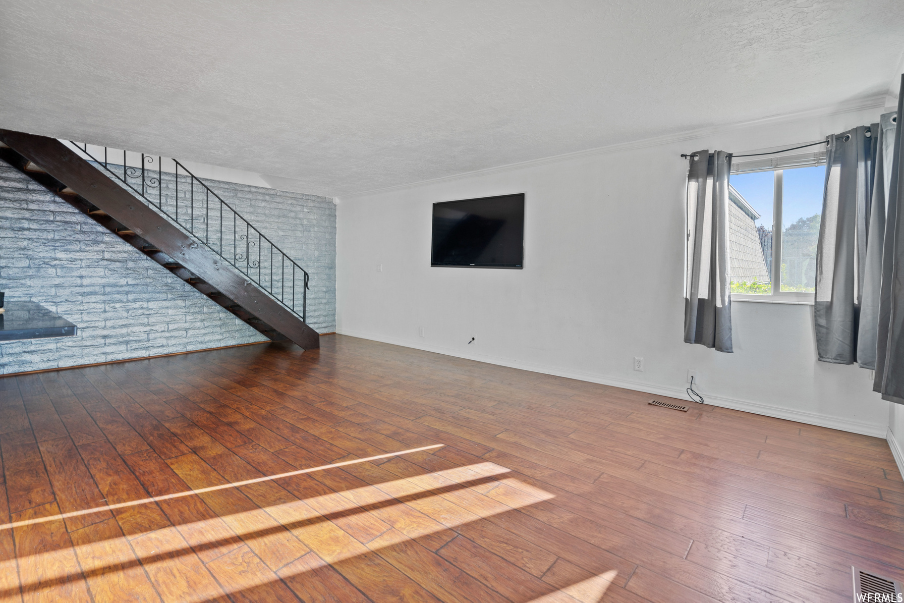 MEADOWBROOK - Residential