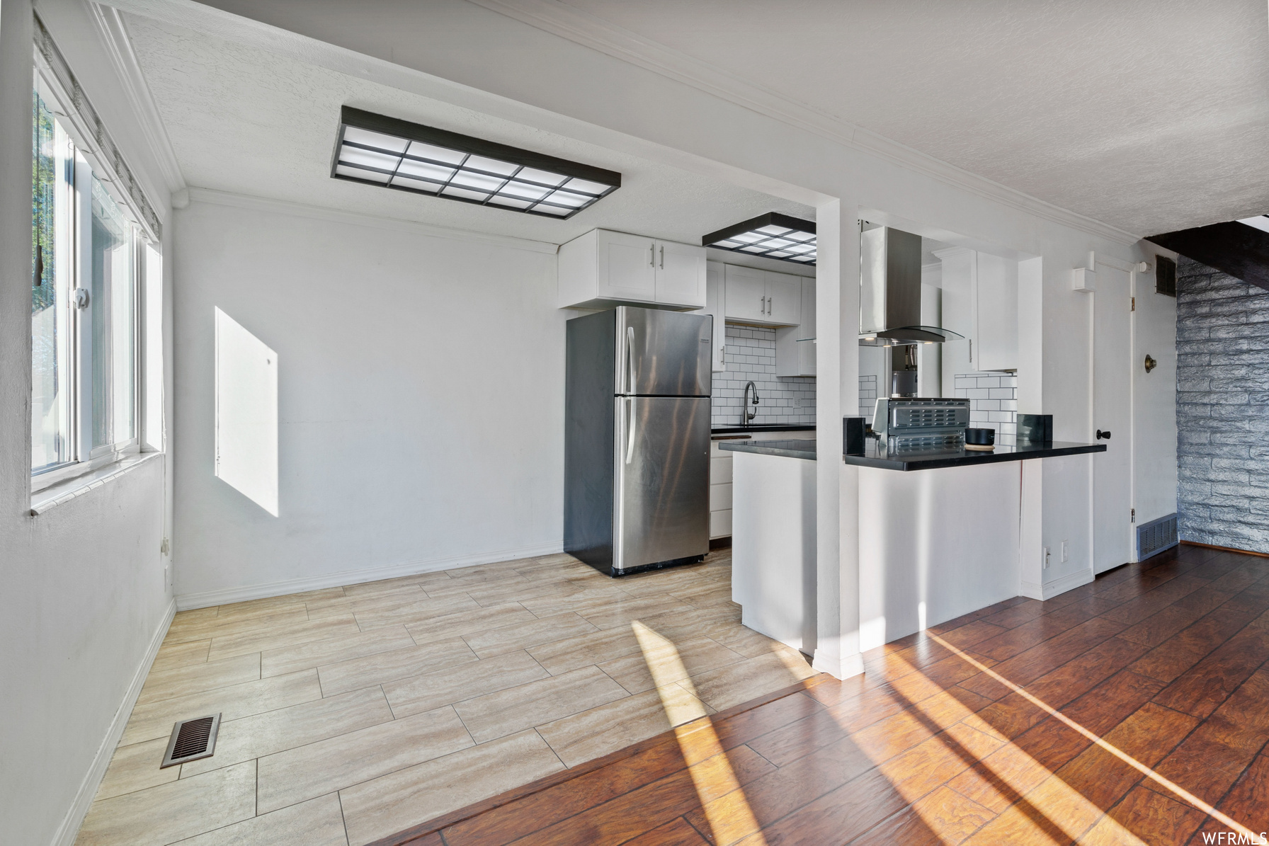MEADOWBROOK - Residential