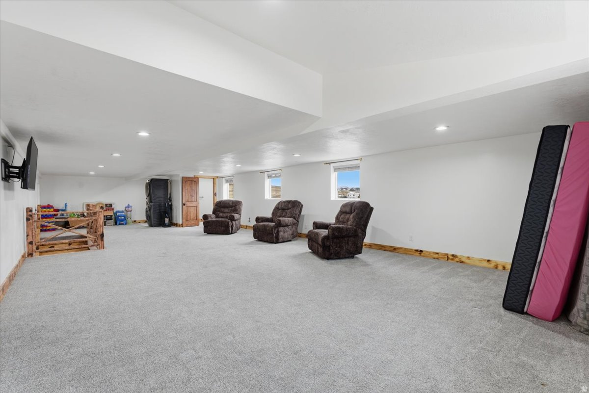 BRODIE CALDER - Residential