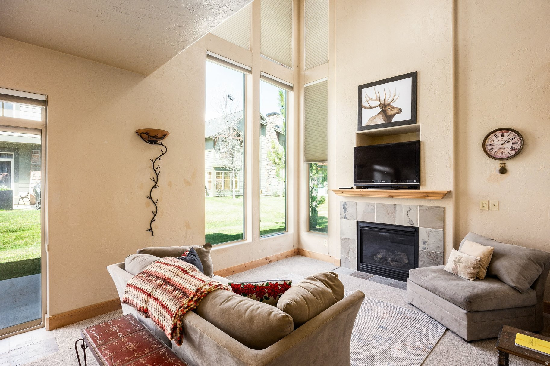 REDSTONE VILLAGE CONDOMINIUM - Residential Lease