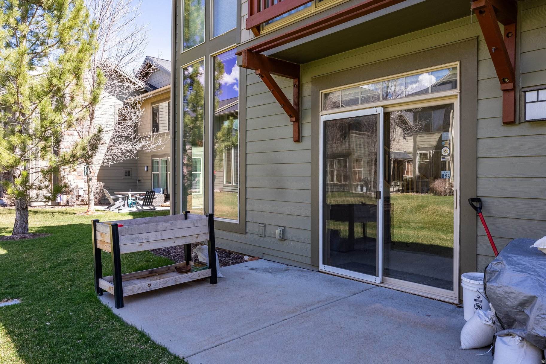 REDSTONE VILLAGE CONDOMINIUM - Residential Lease