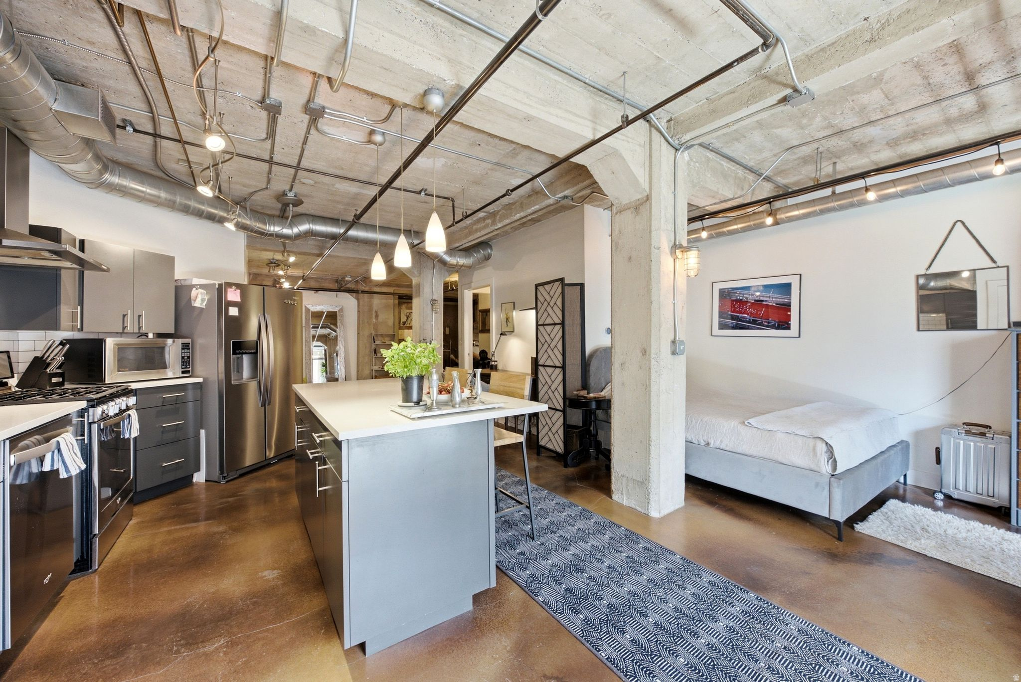WESTGATE LOFTS - Residential