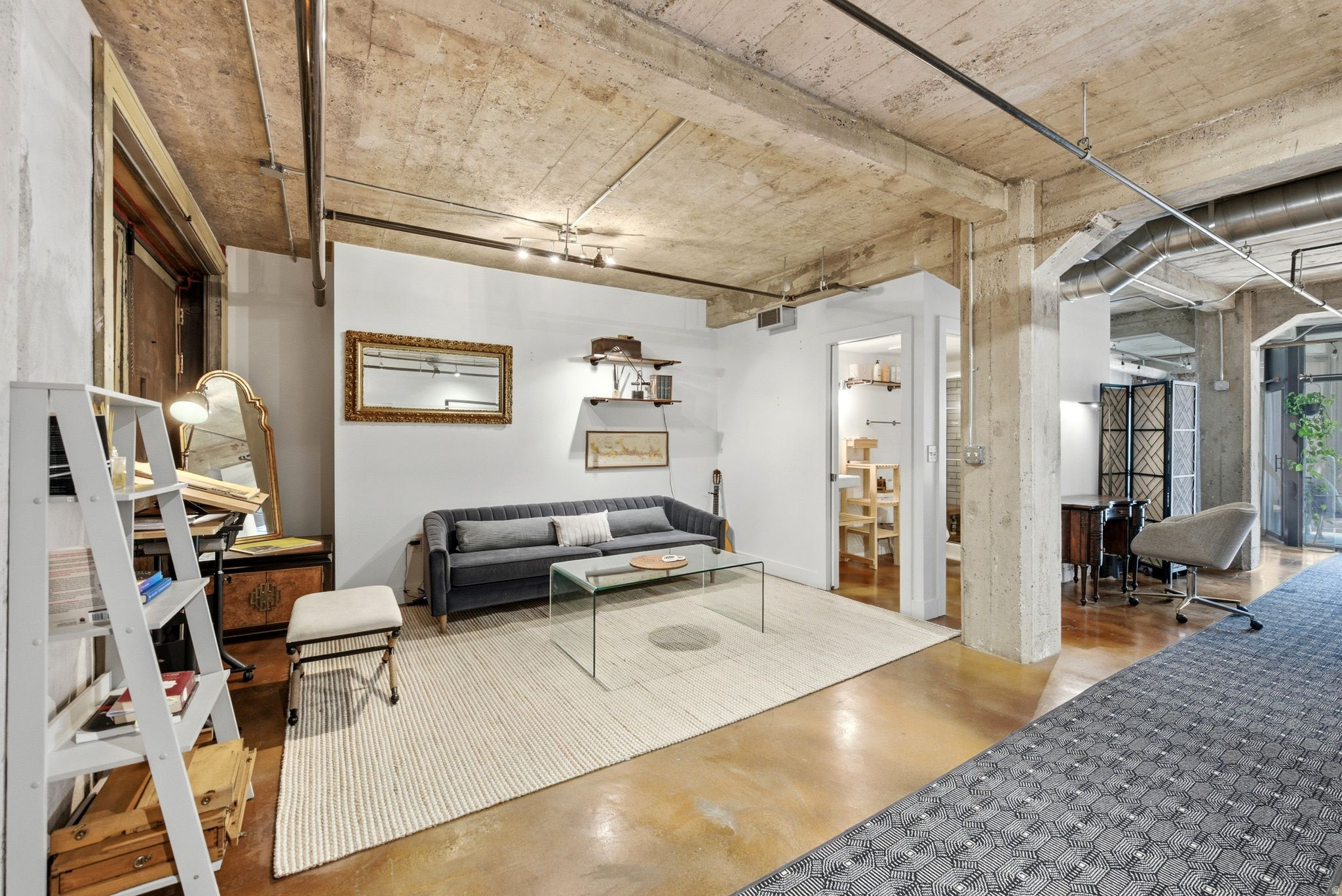 WESTGATE LOFTS - Residential
