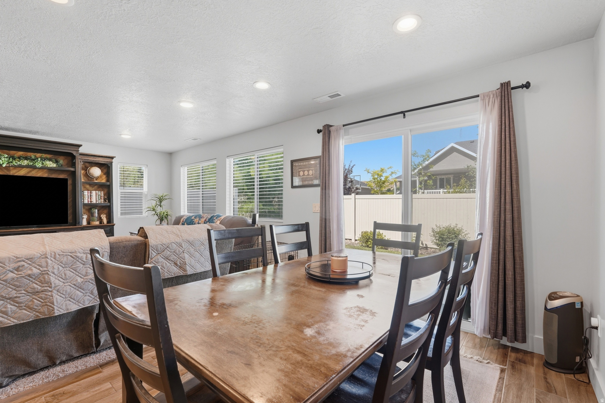 FREEDOM LANDING - Residential