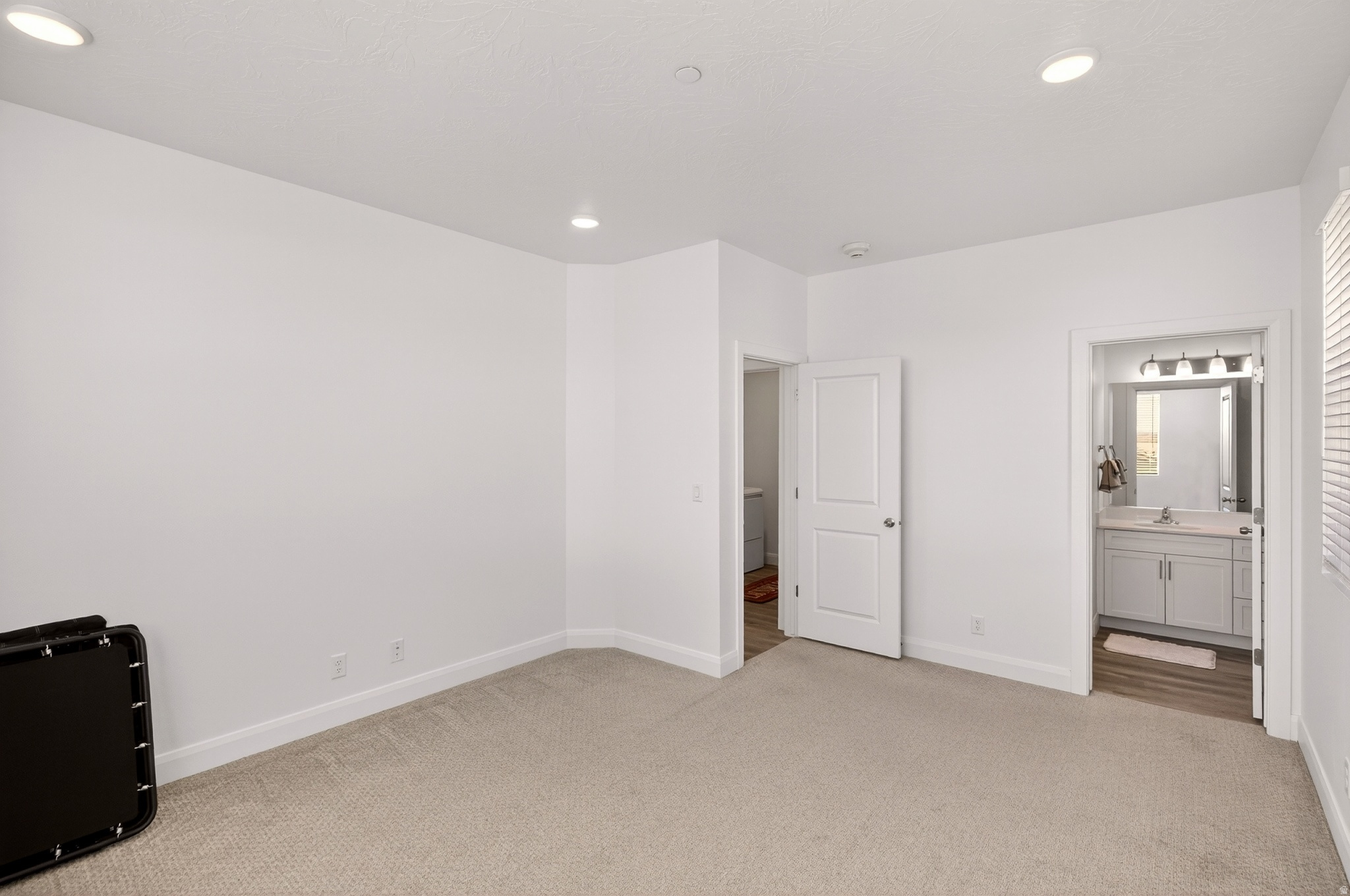 AUBURN HILLS 18C CONDOMINIUMS - Residential