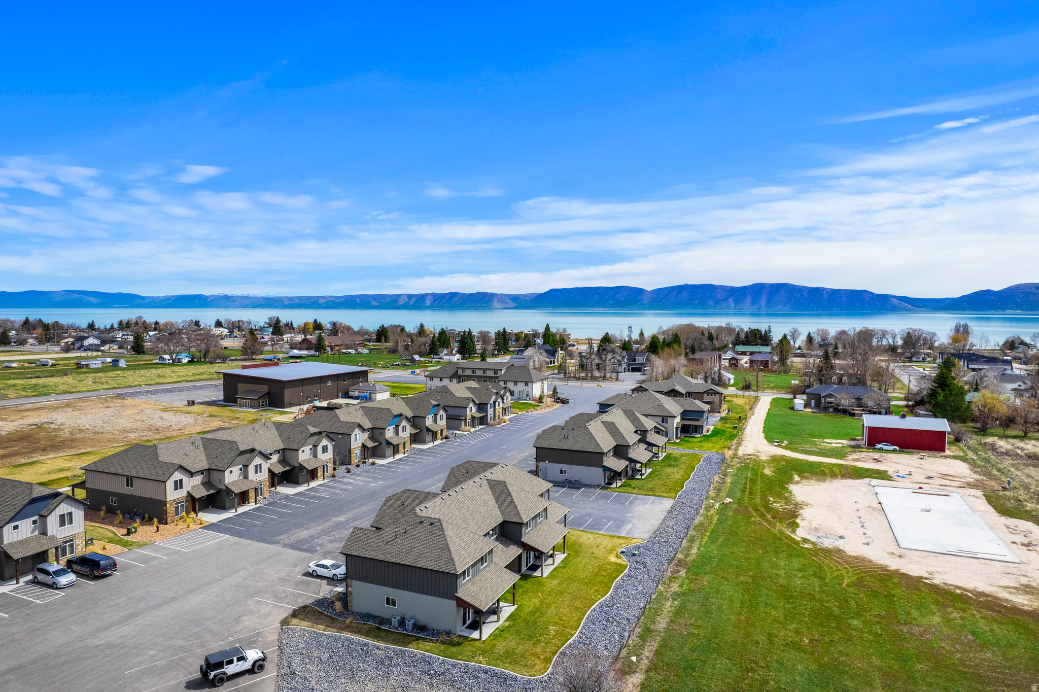 WATERDANCE - Residential