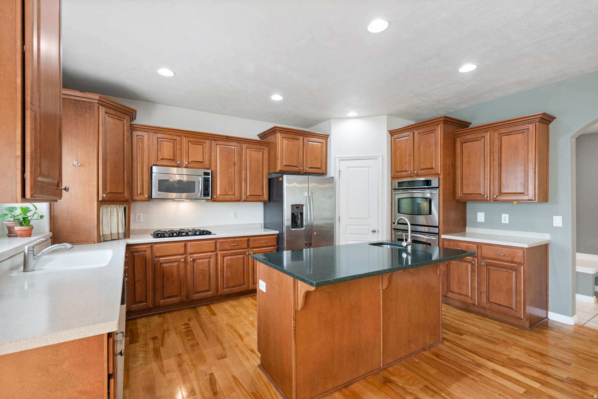 HUNTERS GROVE - Residential