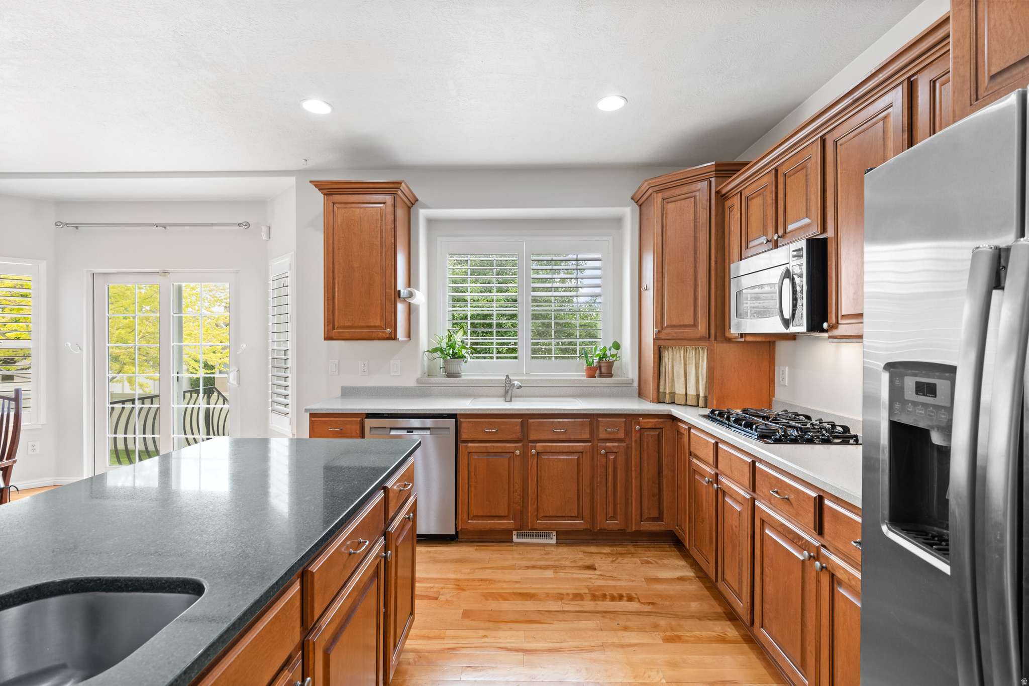 HUNTERS GROVE - Residential