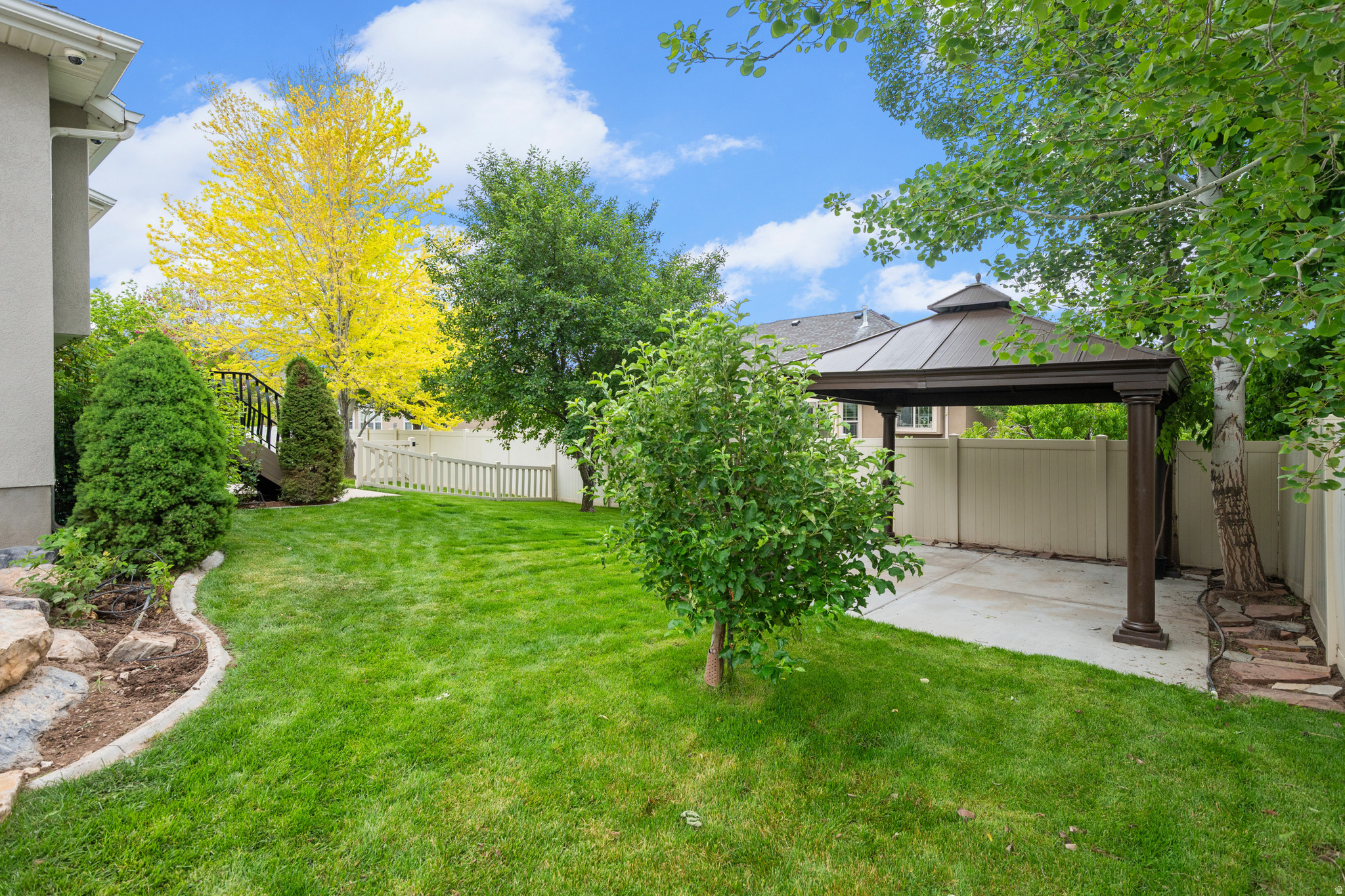 HUNTERS GROVE - Residential